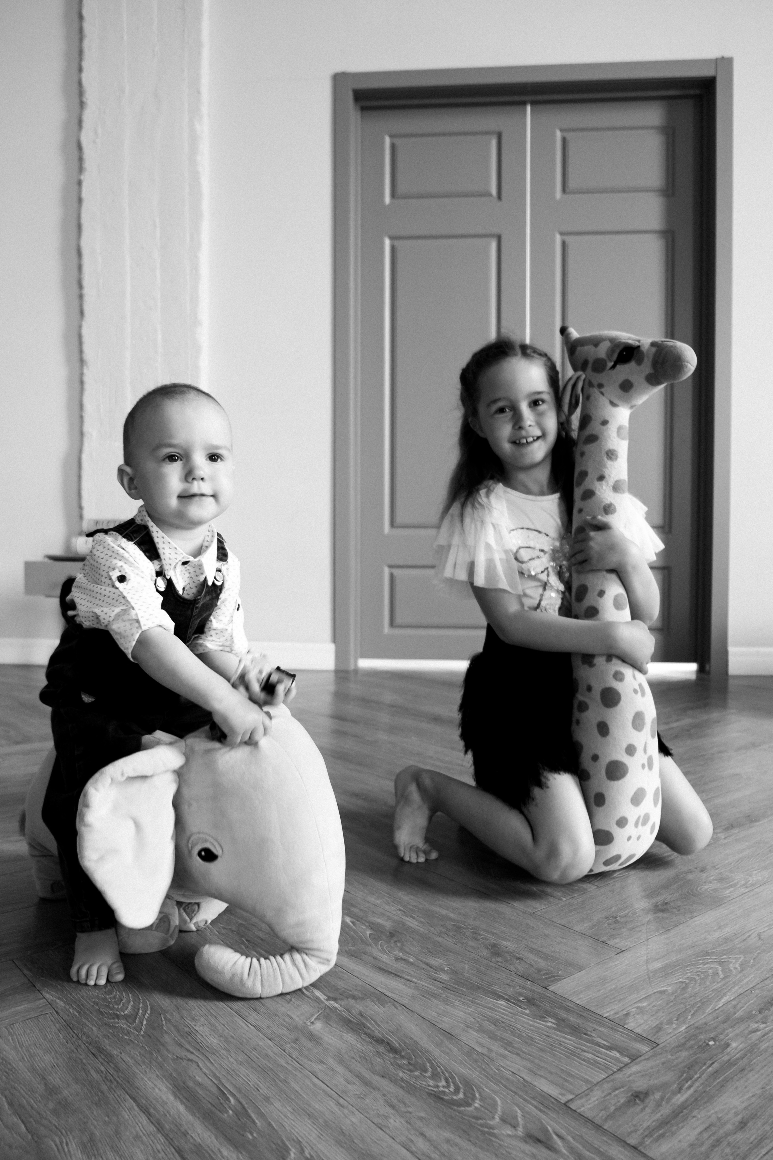 Катя и семья (сканди). Не смотри на других, смотри внутрь себя