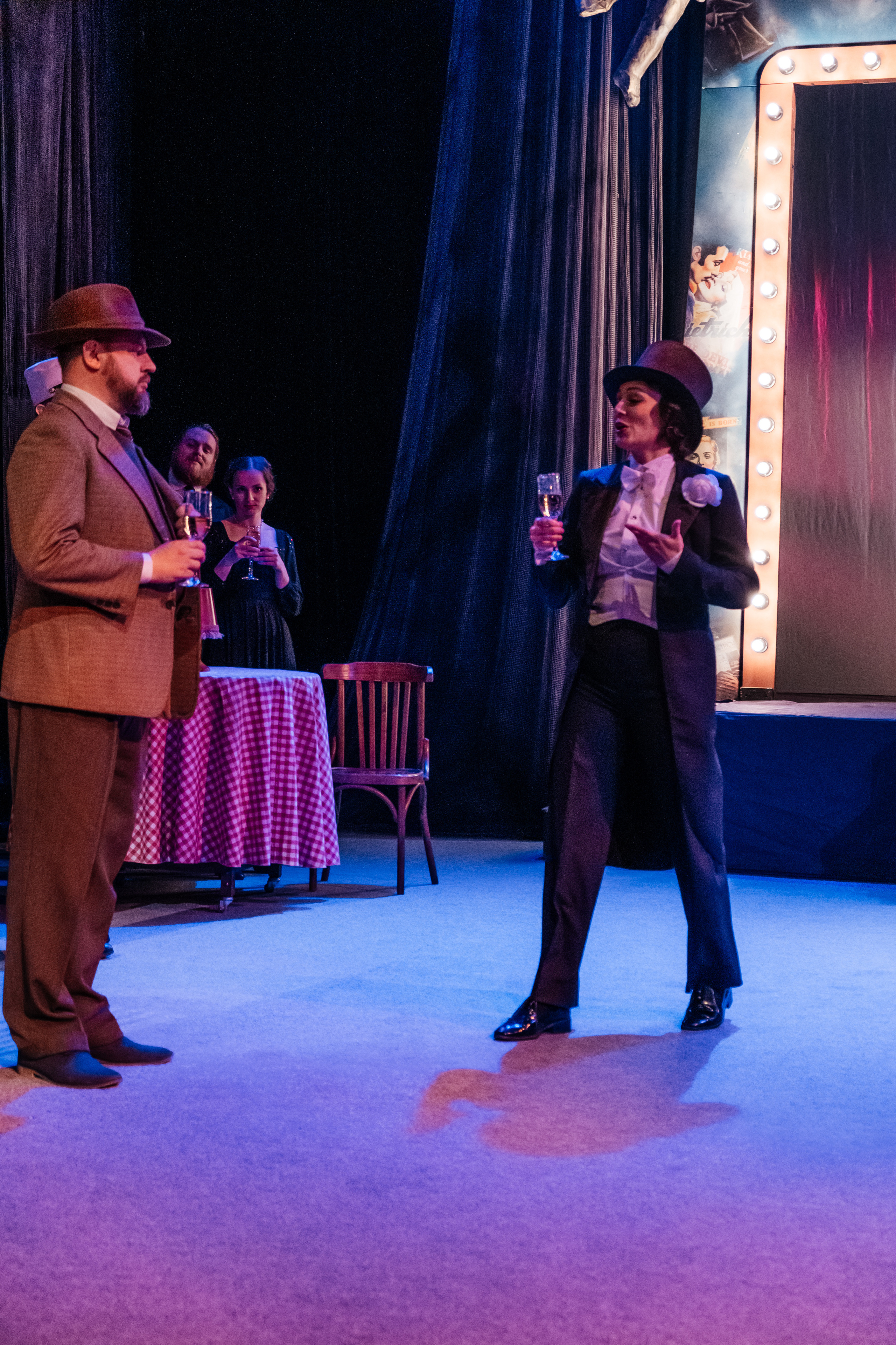 Марлен. Не смотри на других, смотри внутрь себя