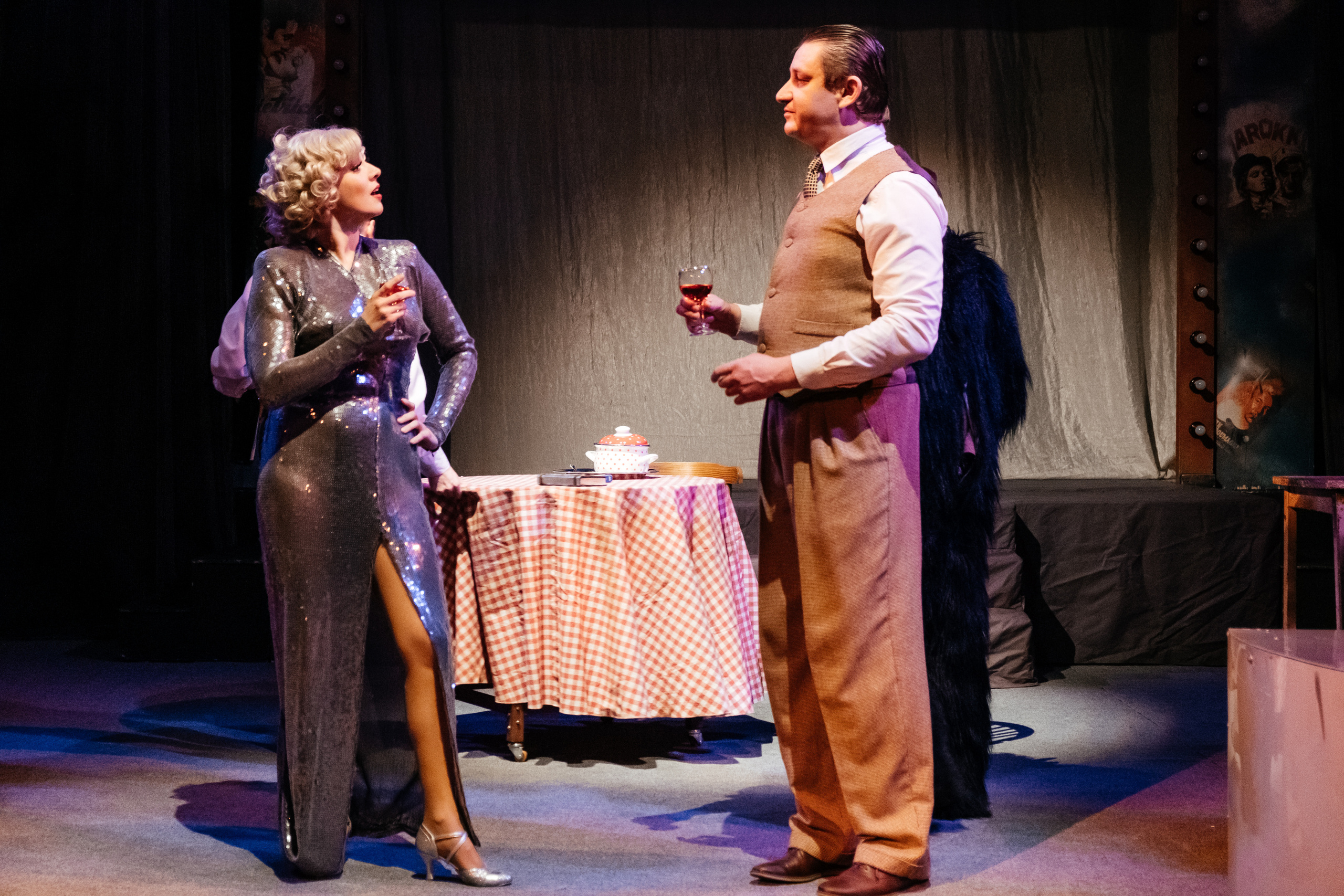 Марлен. Не смотри на других, смотри внутрь себя