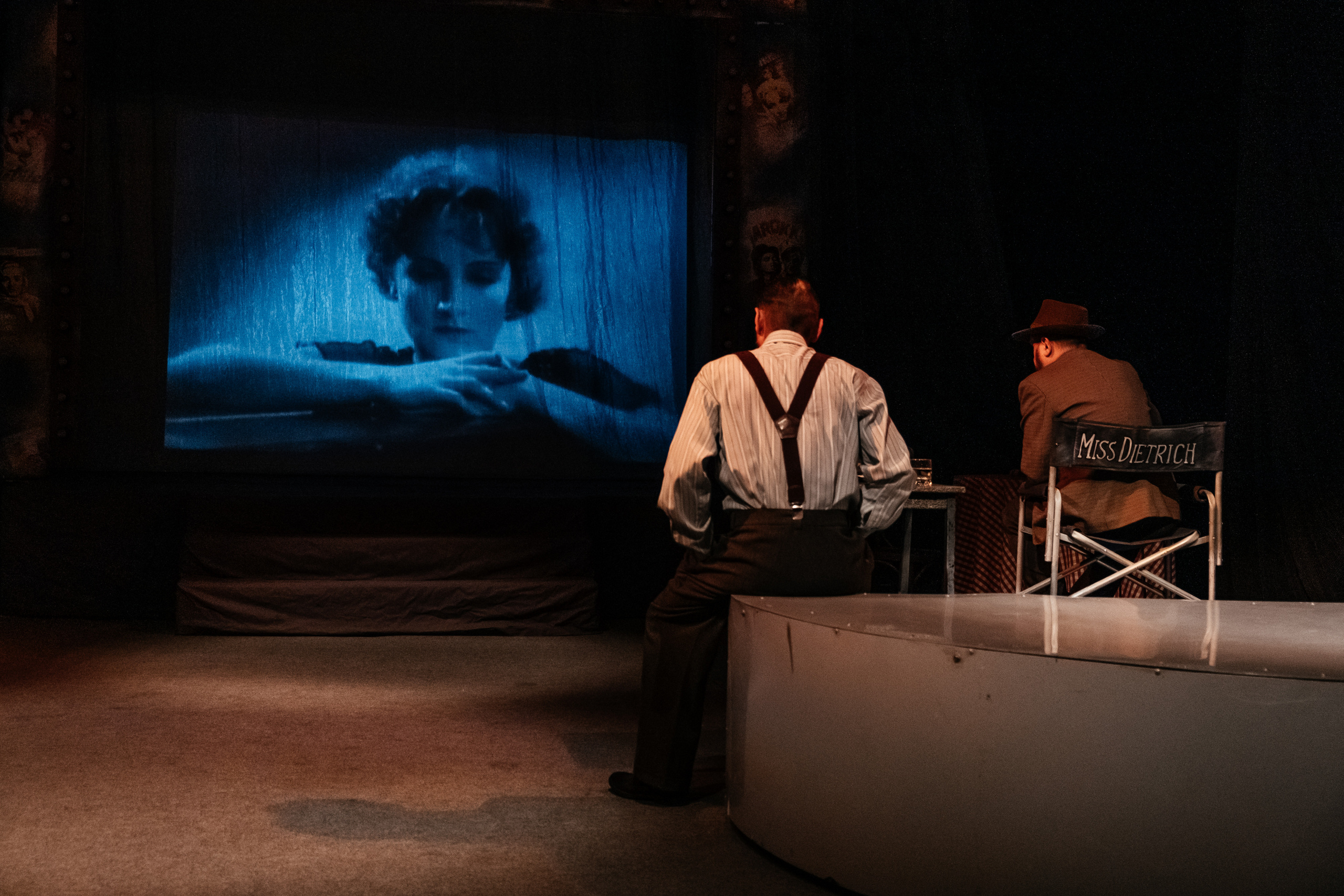 Марлен. Не смотри на других, смотри внутрь себя