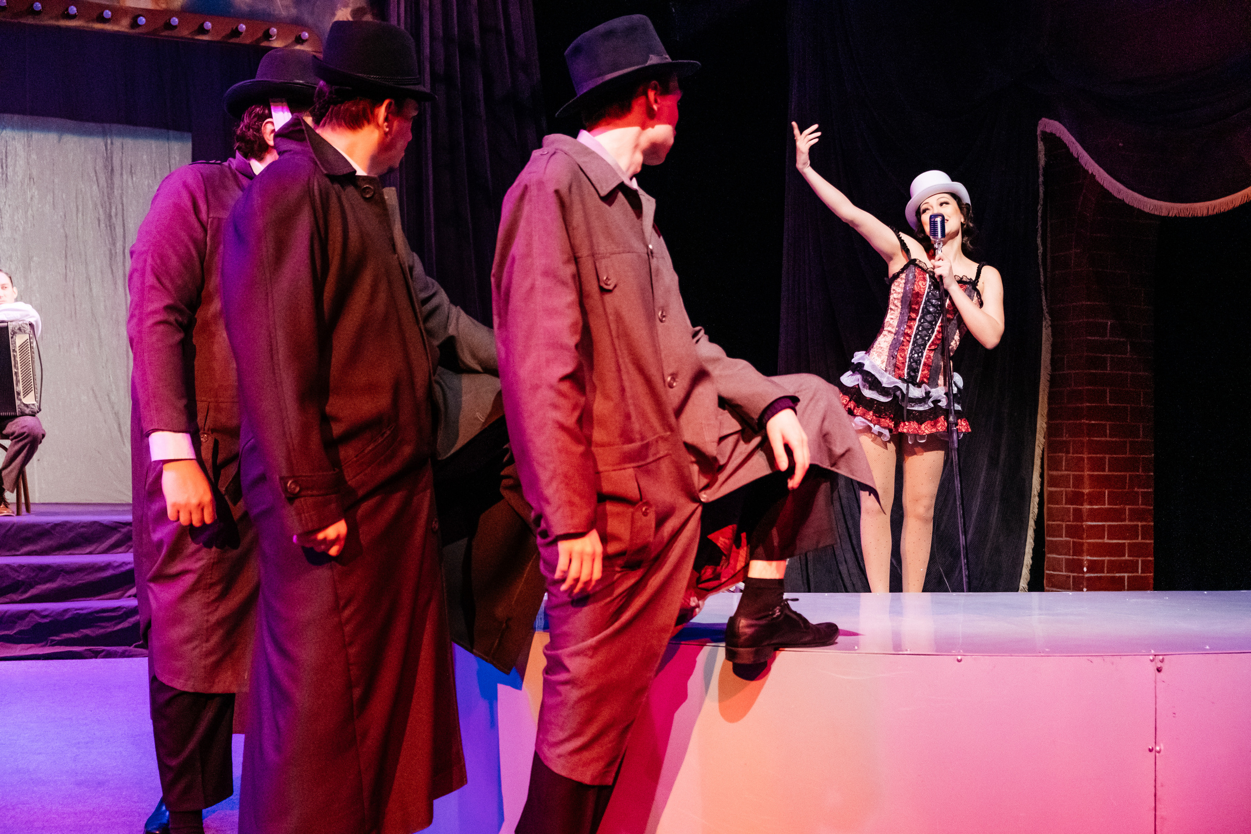 Марлен. Не смотри на других, смотри внутрь себя