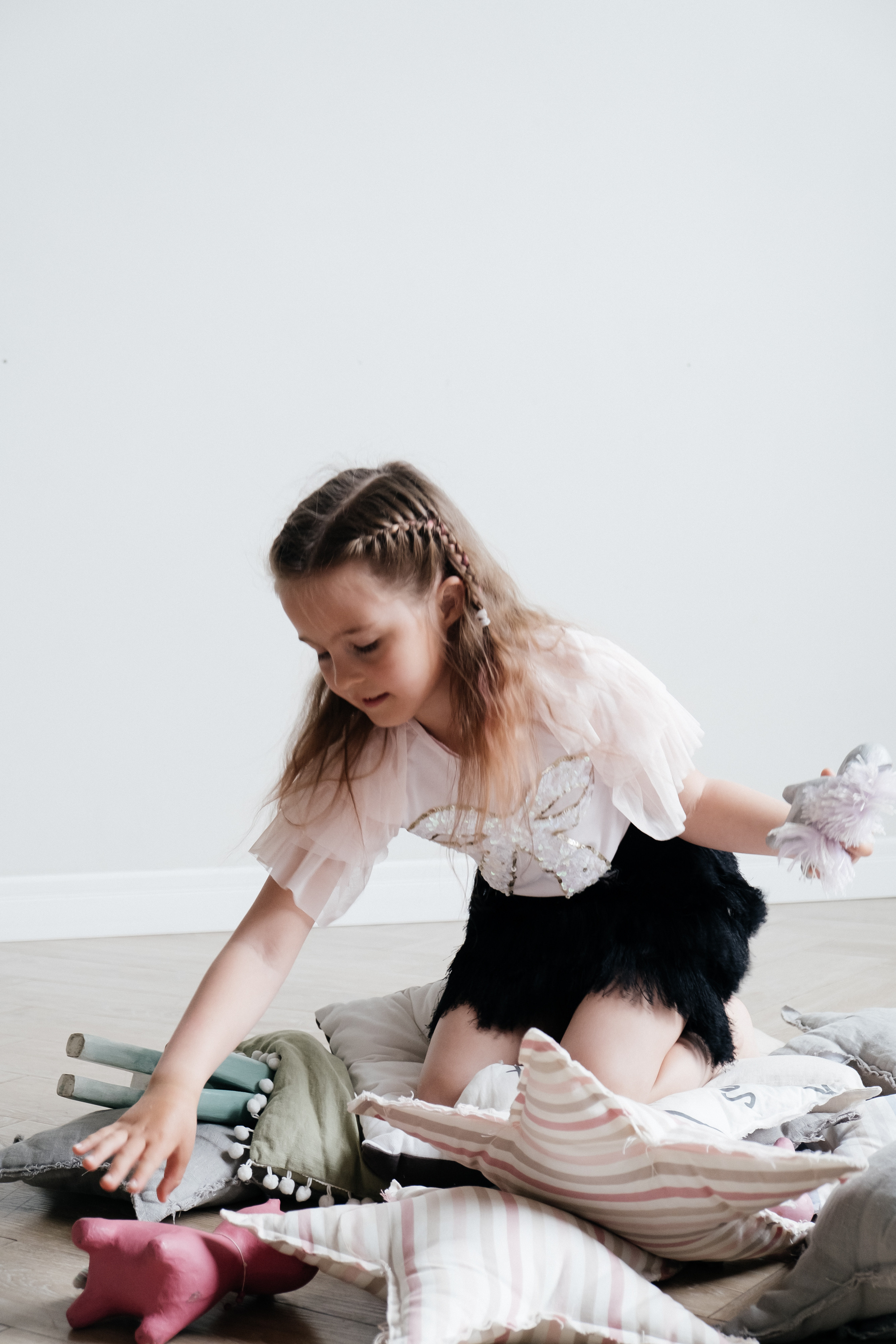 Катя и семья (сканди). Не смотри на других, смотри внутрь себя