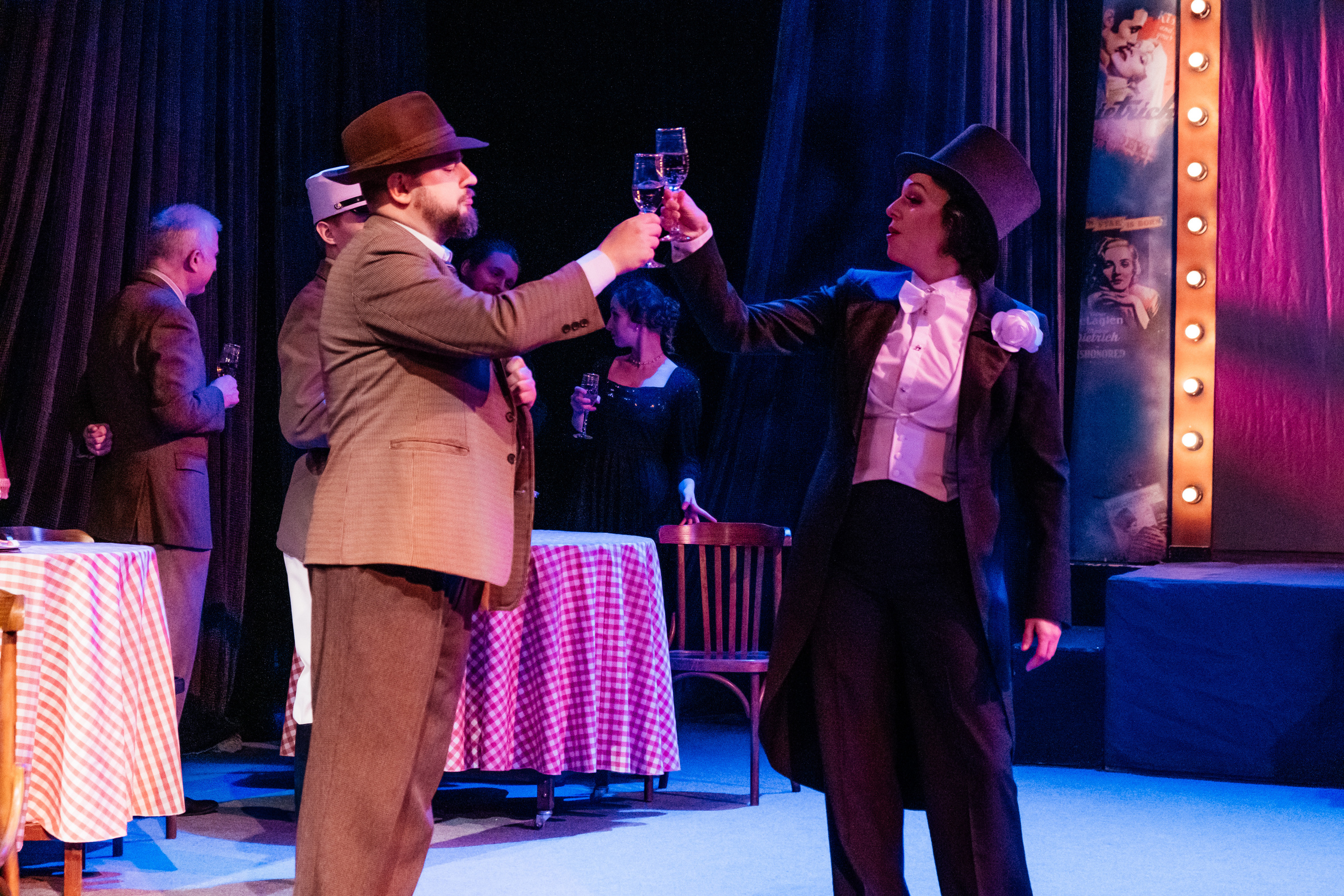 Марлен. Не смотри на других, смотри внутрь себя