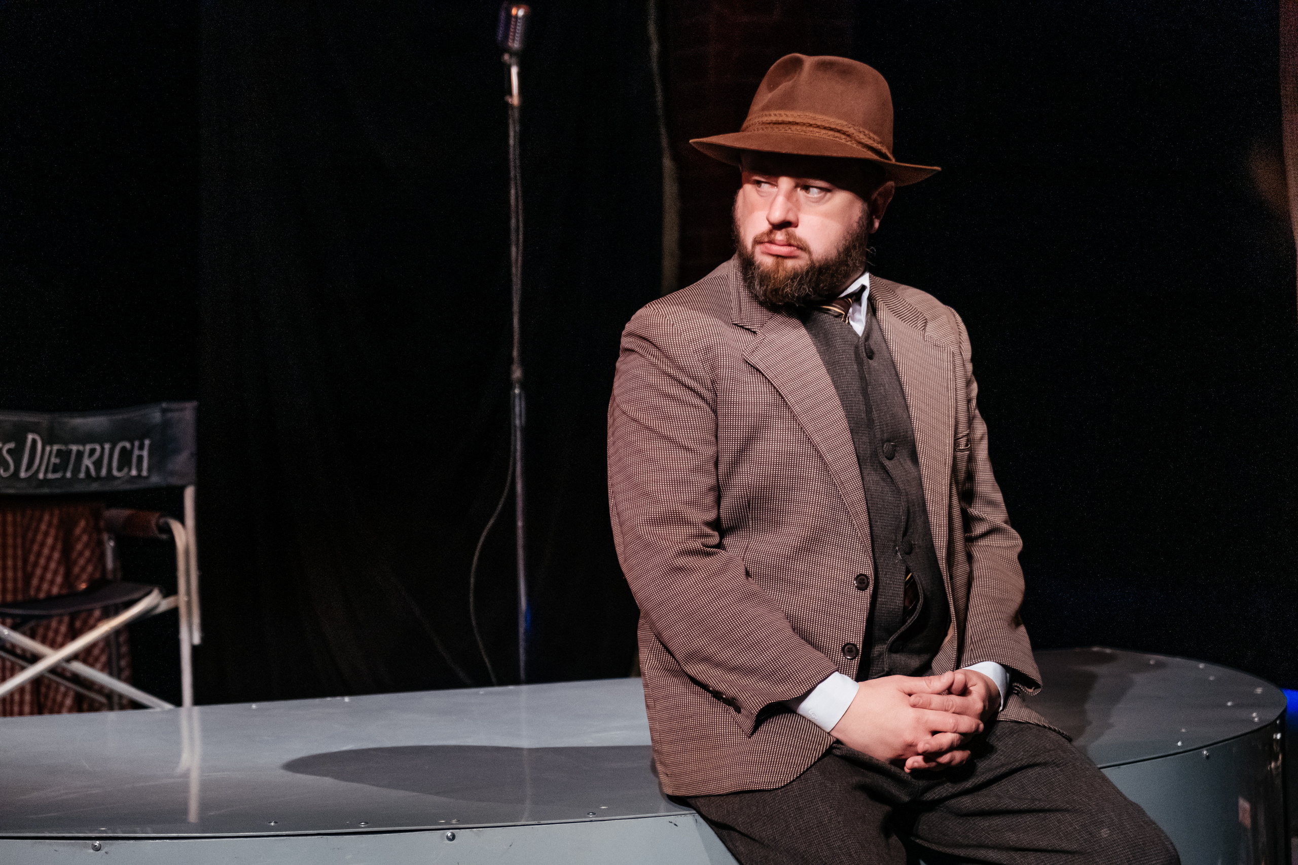 Марлен. Не смотри на других, смотри внутрь себя