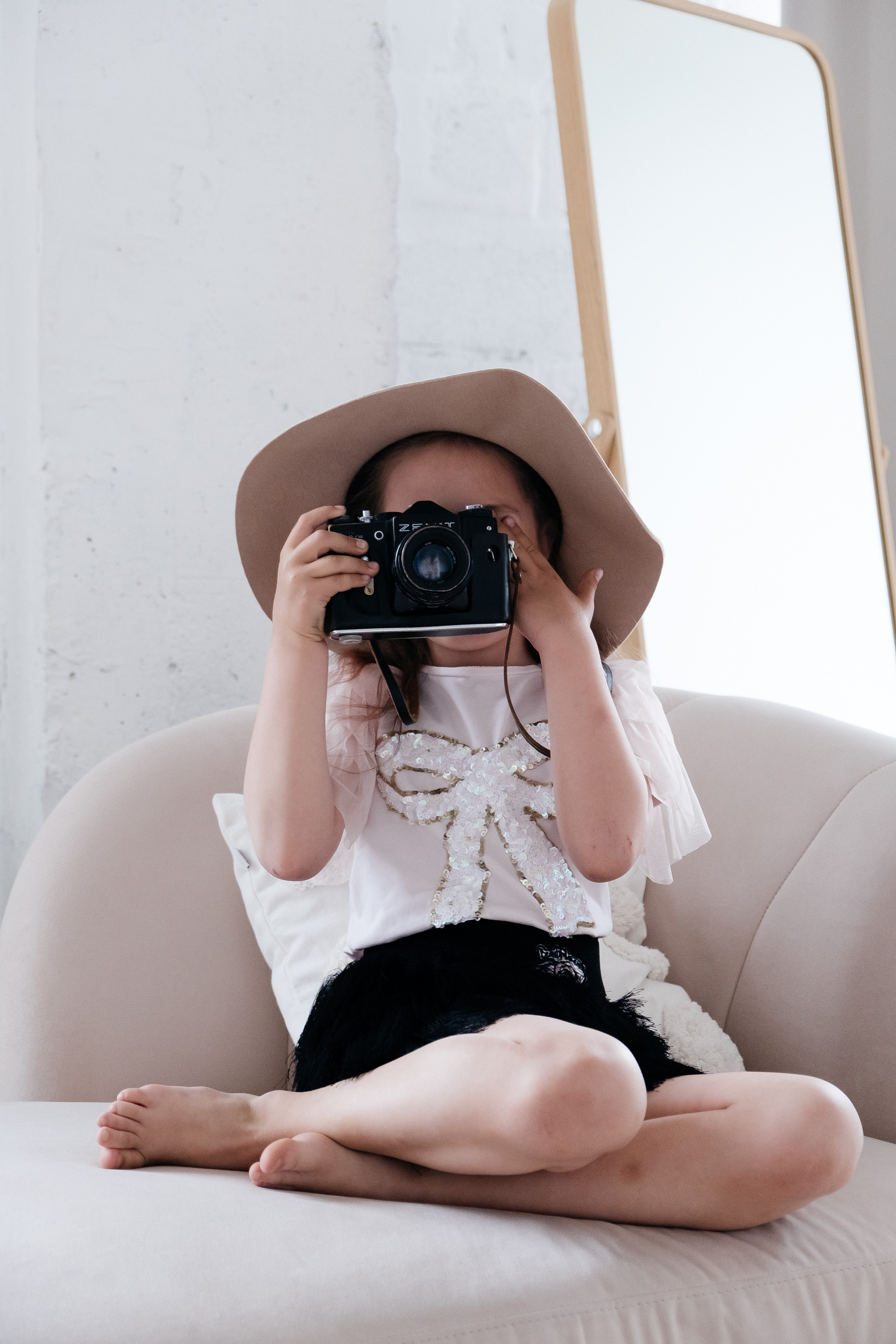 Катя и семья (сканди). Не смотри на других, смотри внутрь себя