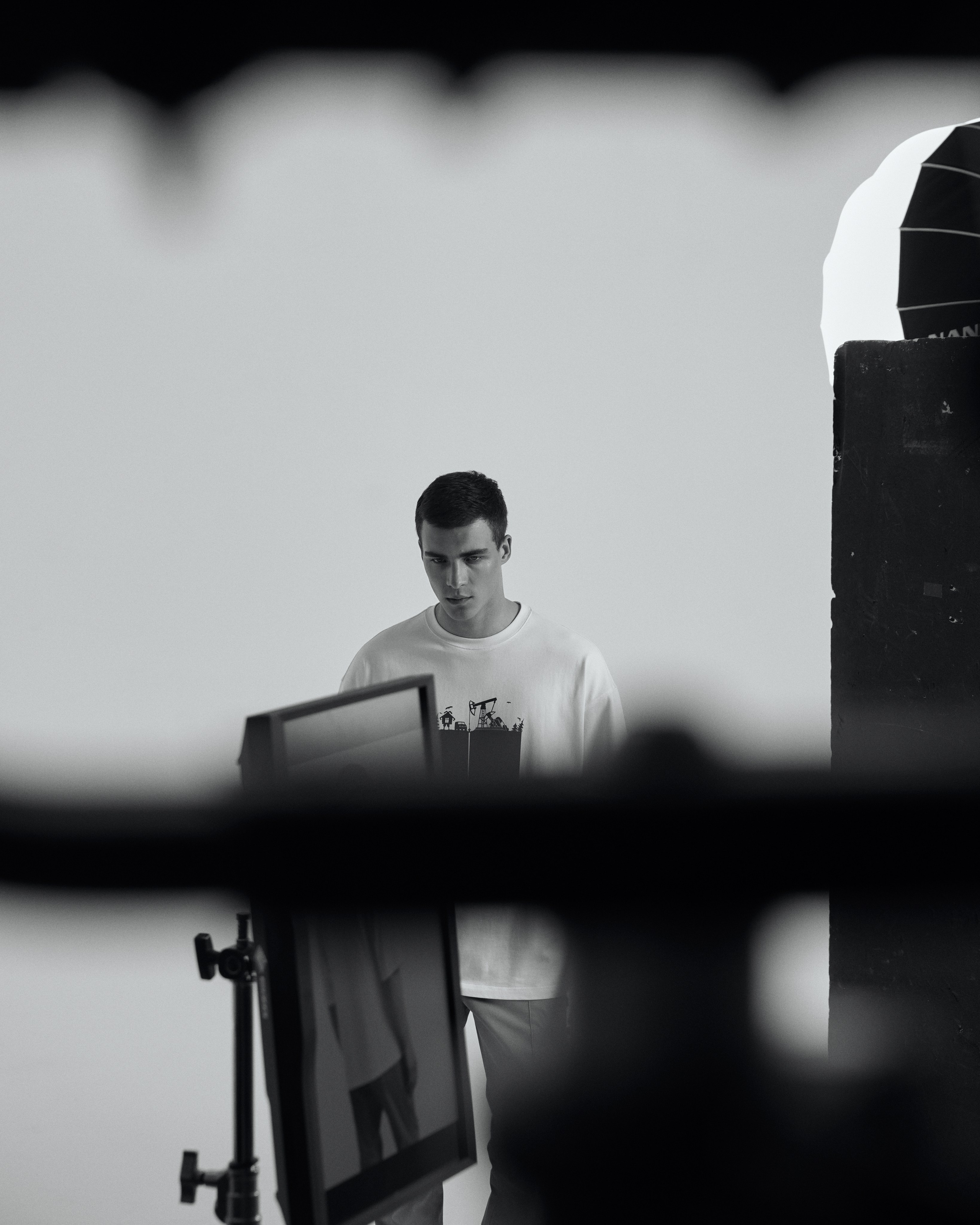 PAVILION 25. ANNA — PHOTOGRAPHER