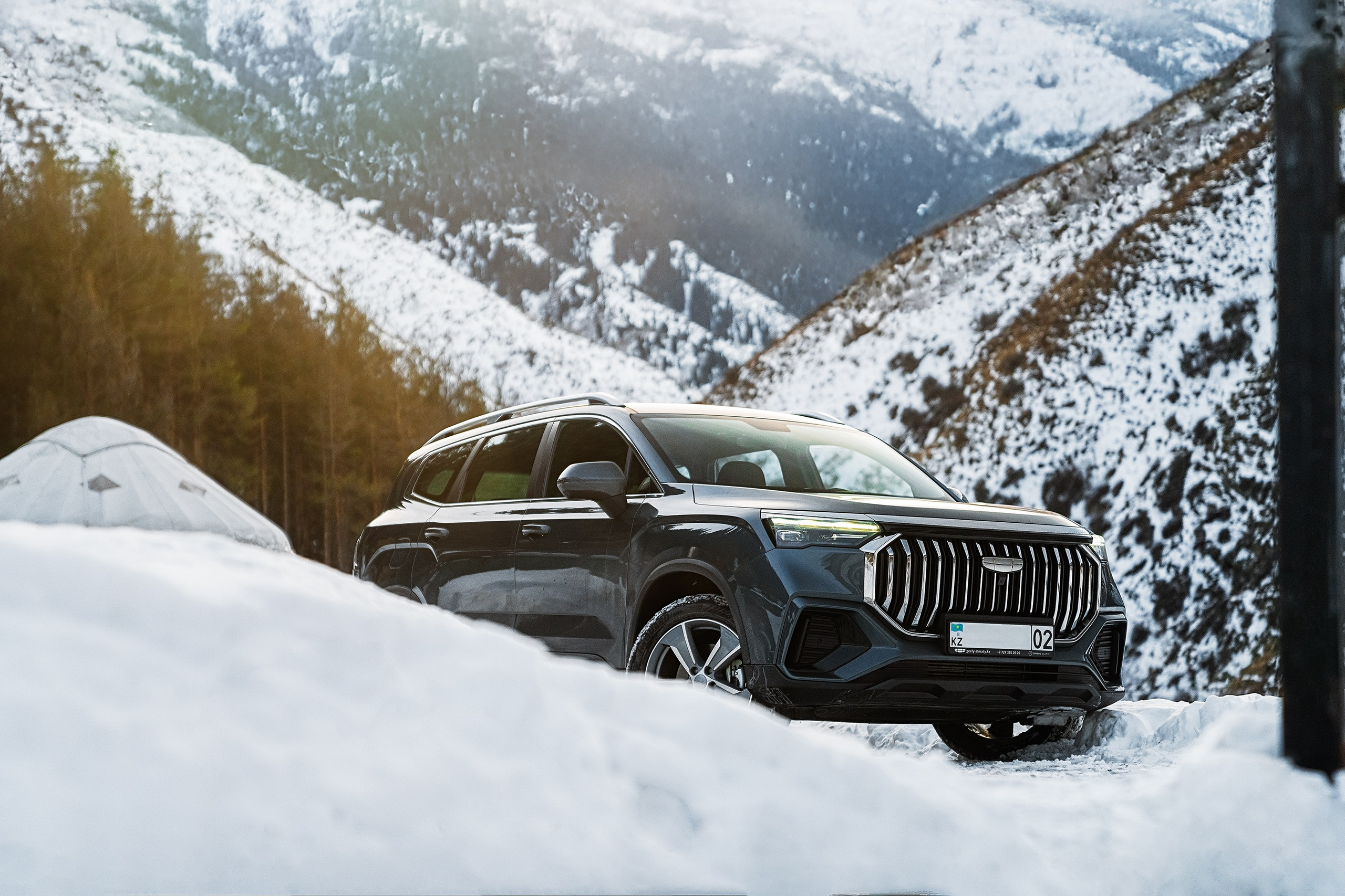 Geely Okavango 2024 (зима). Рекламный и портретный фотограф в Алматы, обучение для фотографов — Равиль Абушаев