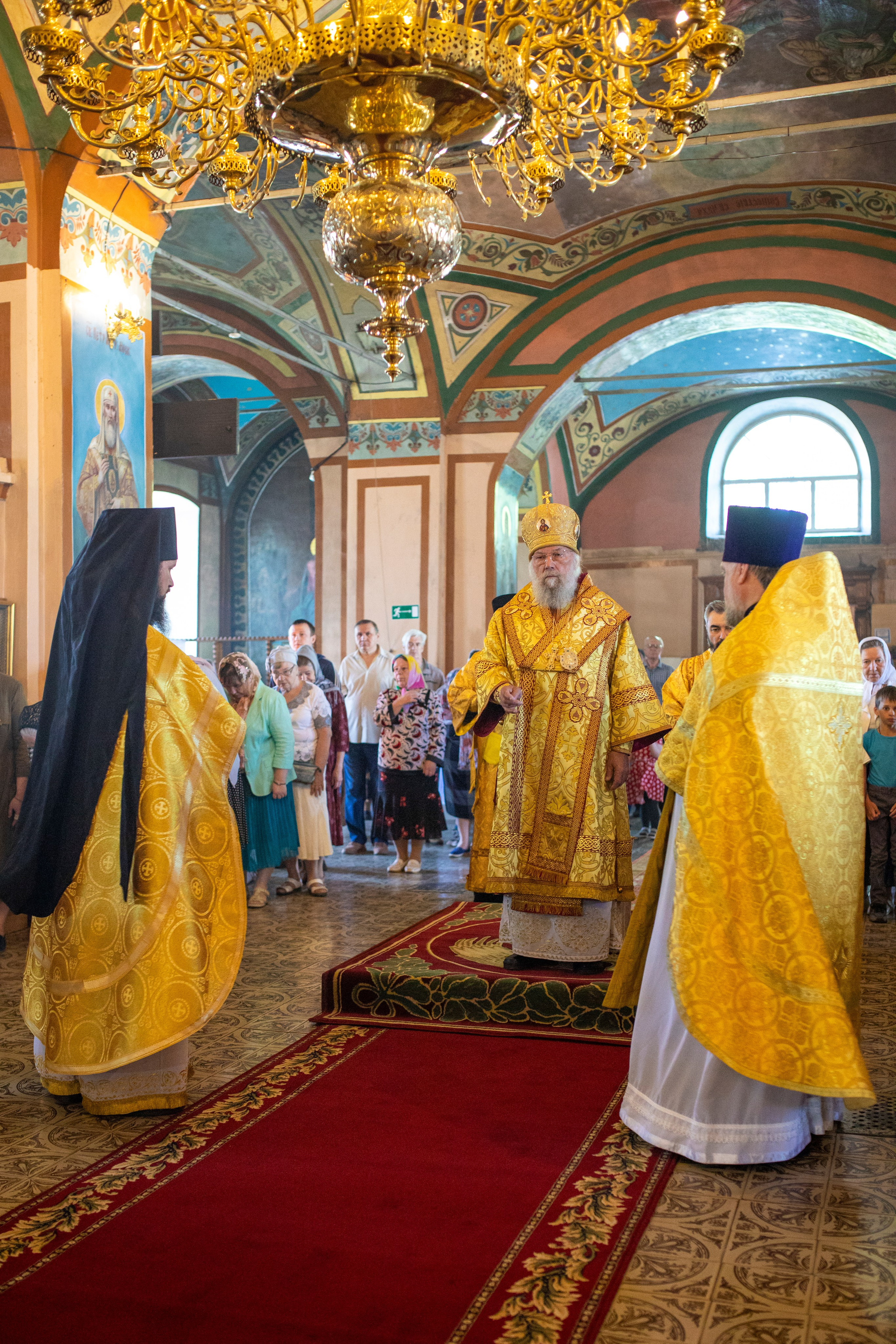 Служба епископа Александровского и Юрьев-Польского Иннокентия. Арт- фотограф Москва