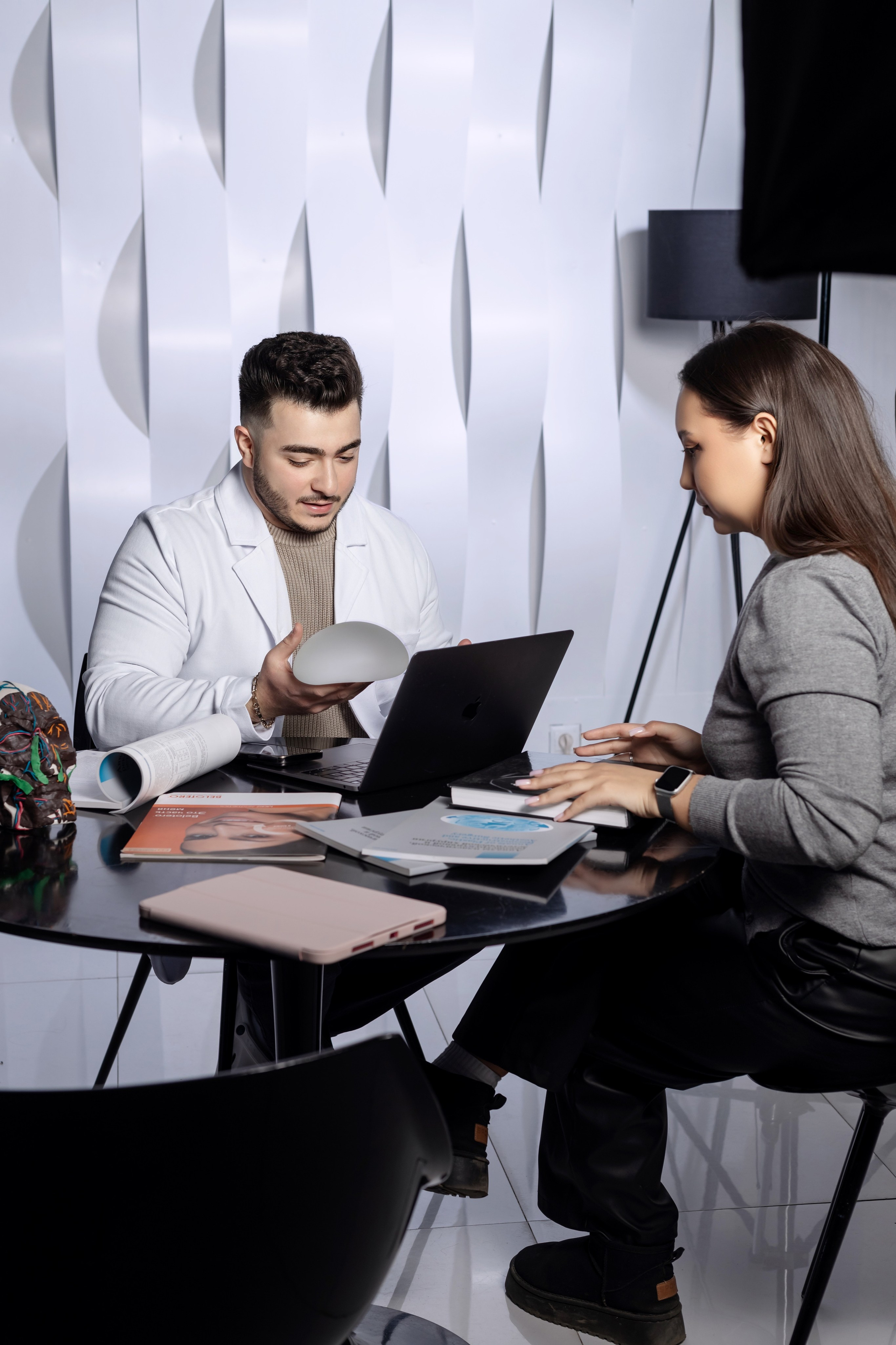 Грант Григорян, пластический хирург. Фотограф в Москве Ксения Мокрушина | Brand & Women photographer