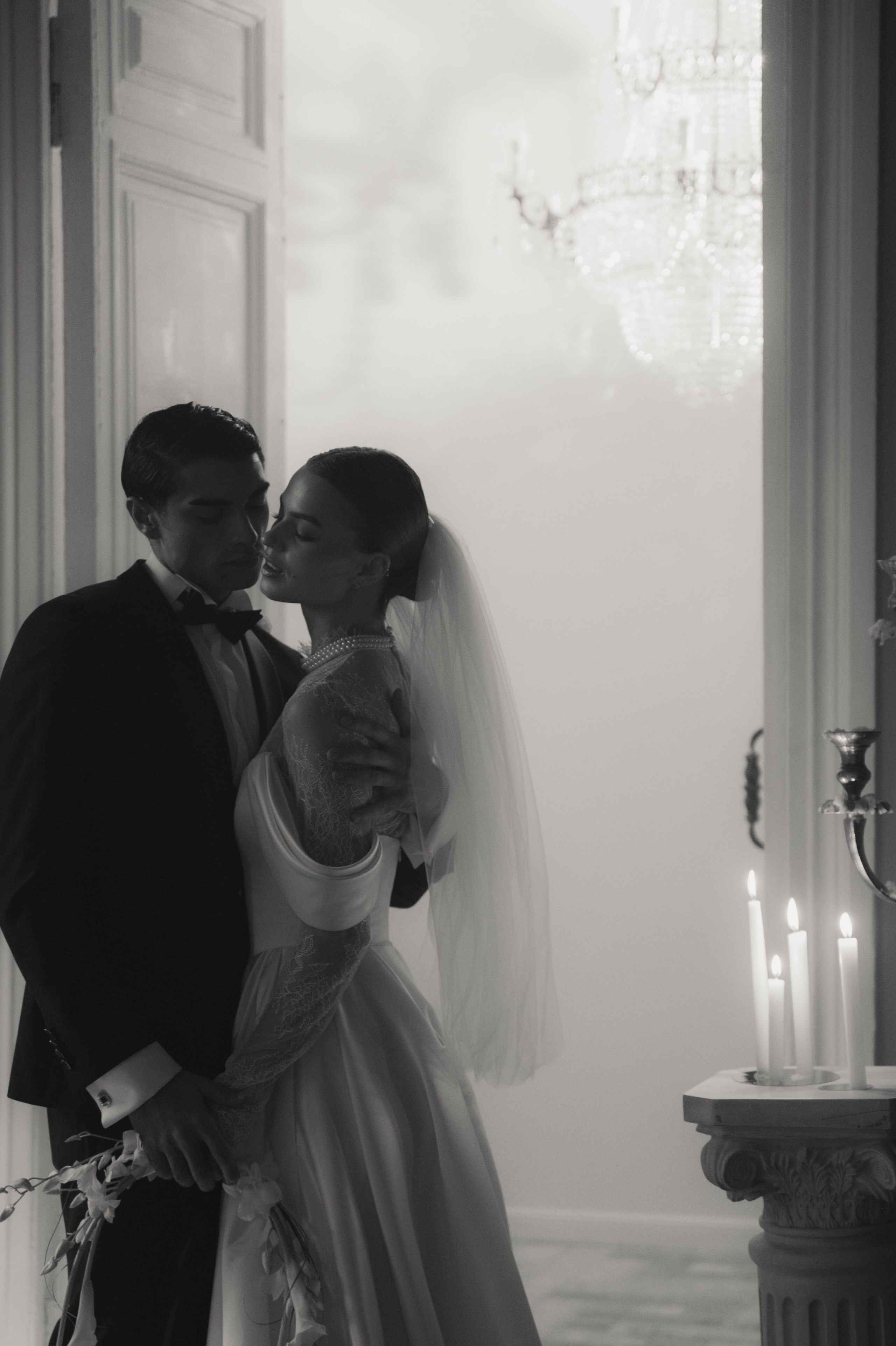 Камерный свадебный ужин при свечах в старинном особняке в фотостудии 21. Kult. Ярослава Ерина — свадебный фотограф в Москве