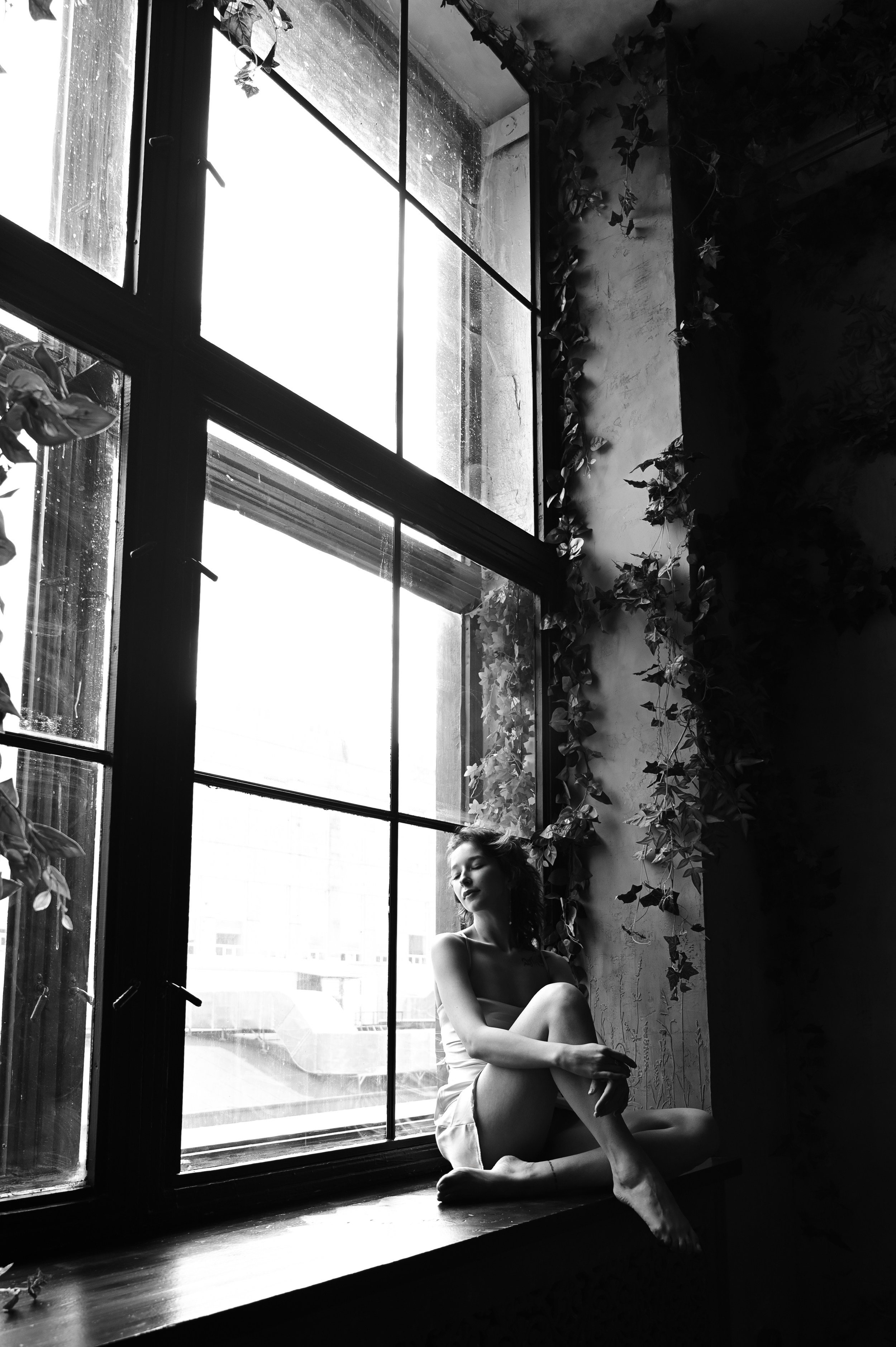 Главная-монохром