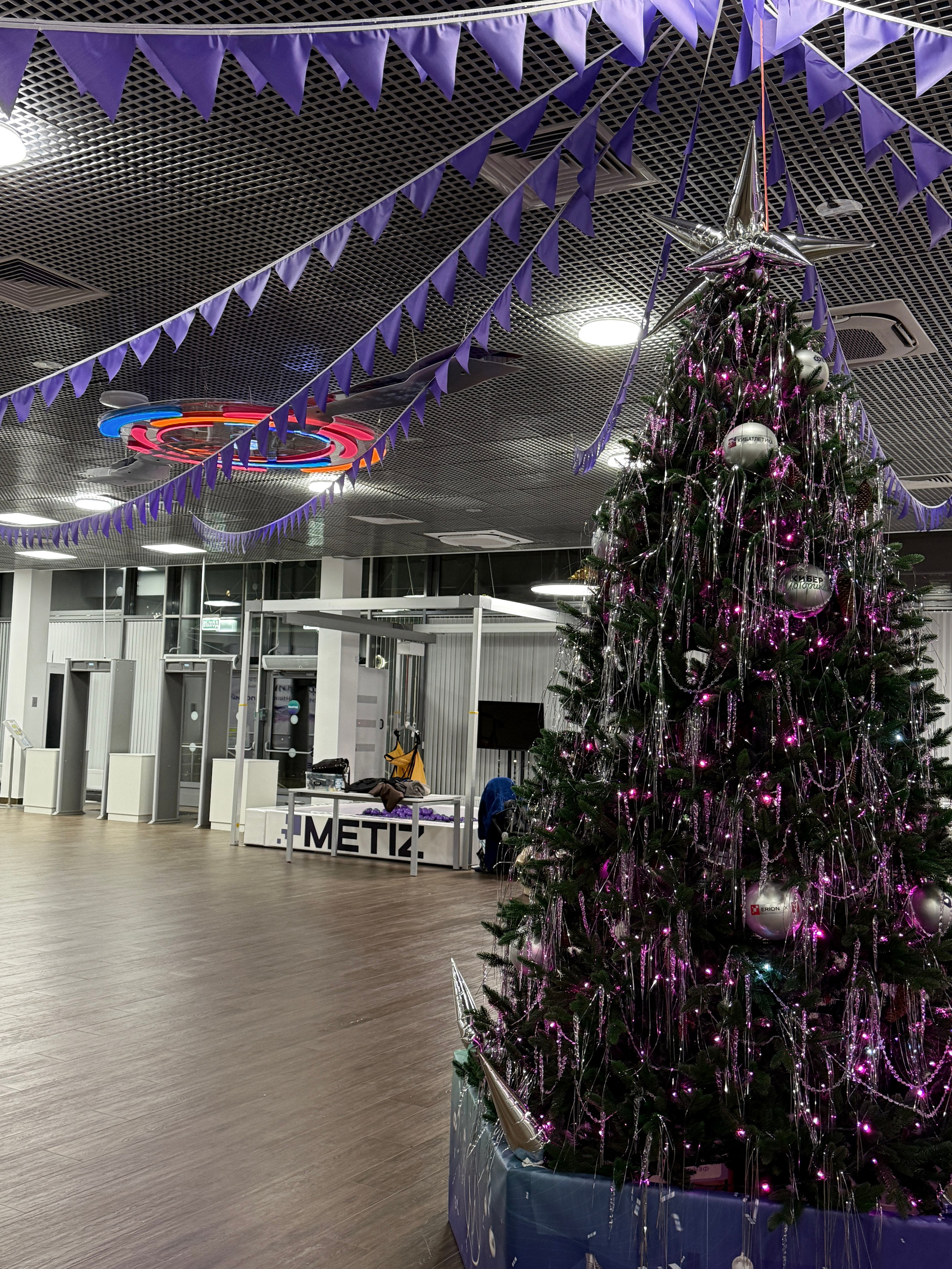 Кибер Елка Моторика. Фотограф Настя Лев