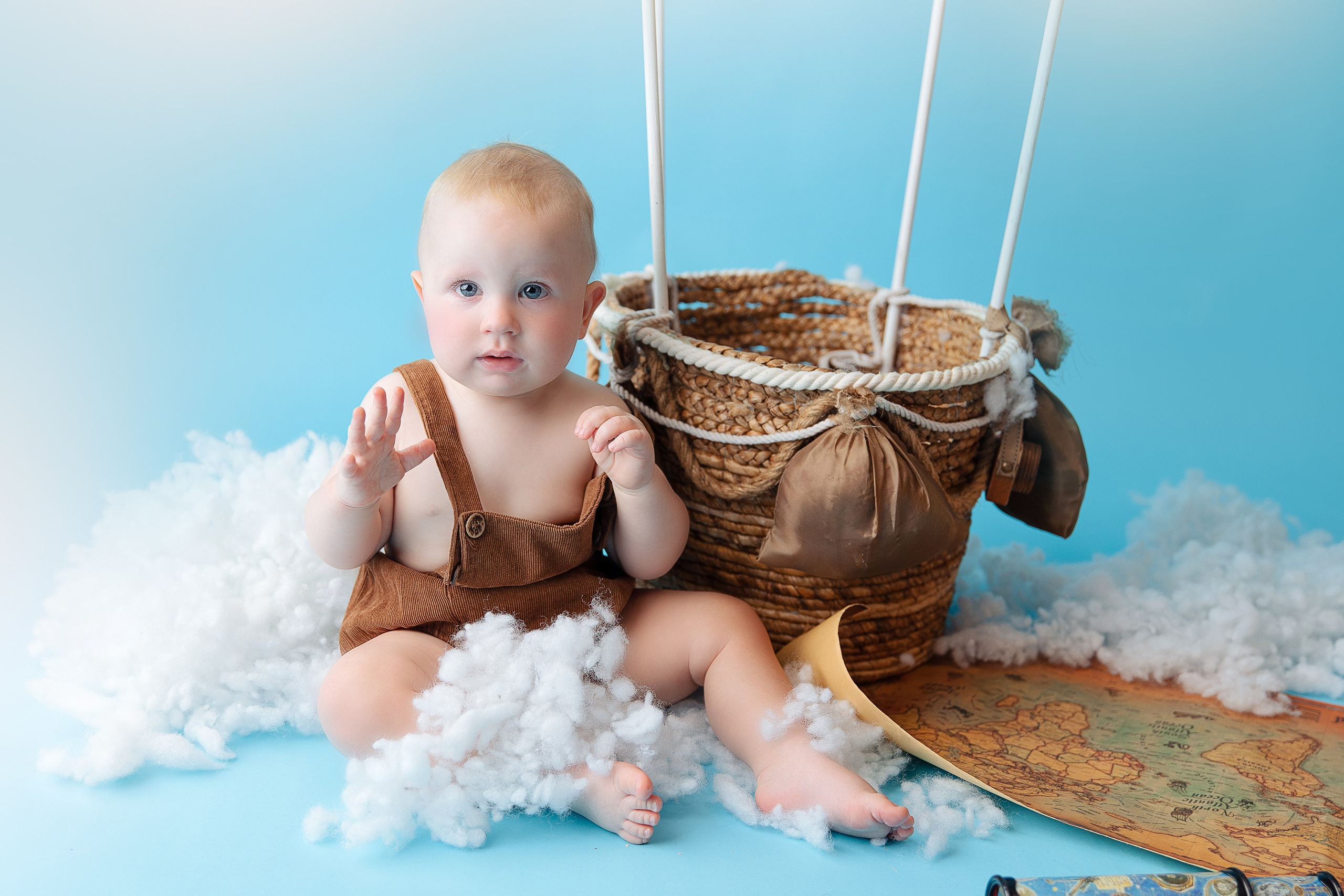 Тематические образы. Детский фотограф новорожденных Москва. годики под ключ. своя студия