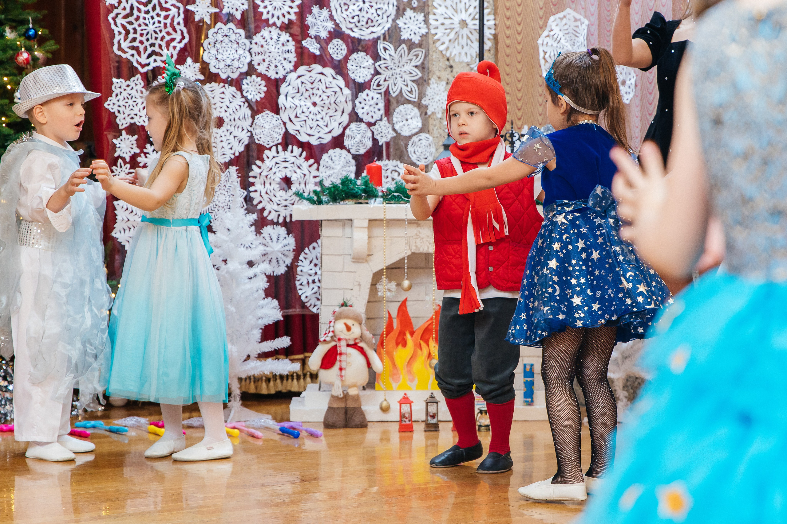 Детский сад № 93 — Утренник (27.12.2024). Свадебный и семейный фотограф Крамар Наталья