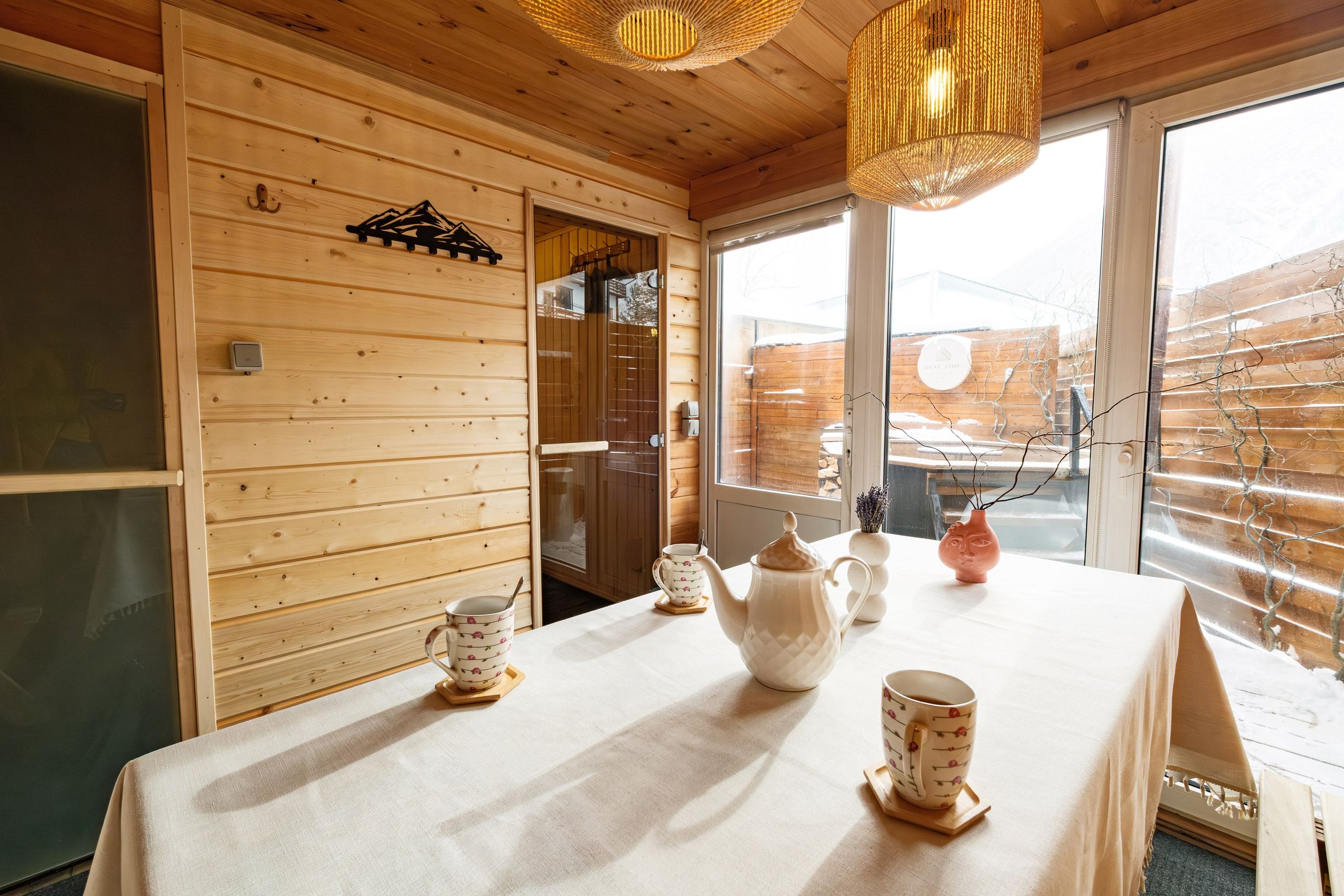 Коттеджи «Rest Time» Терскол. Фотограф на Эльбрусе • Роман Шатхин