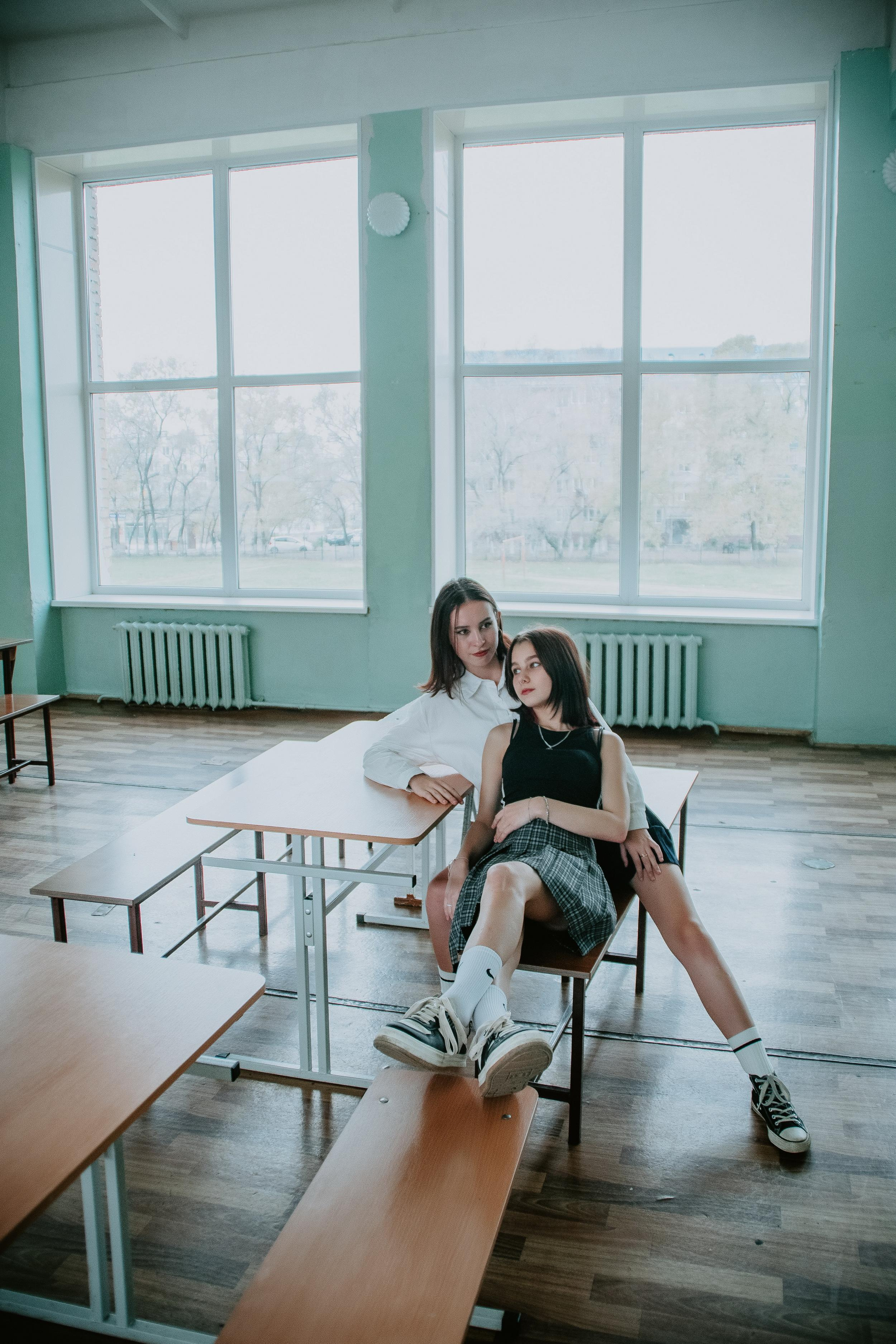 Гимназия г. Артем — 11 класс. Фотограф Ярмишко Дарья. Выпускные фотокниги