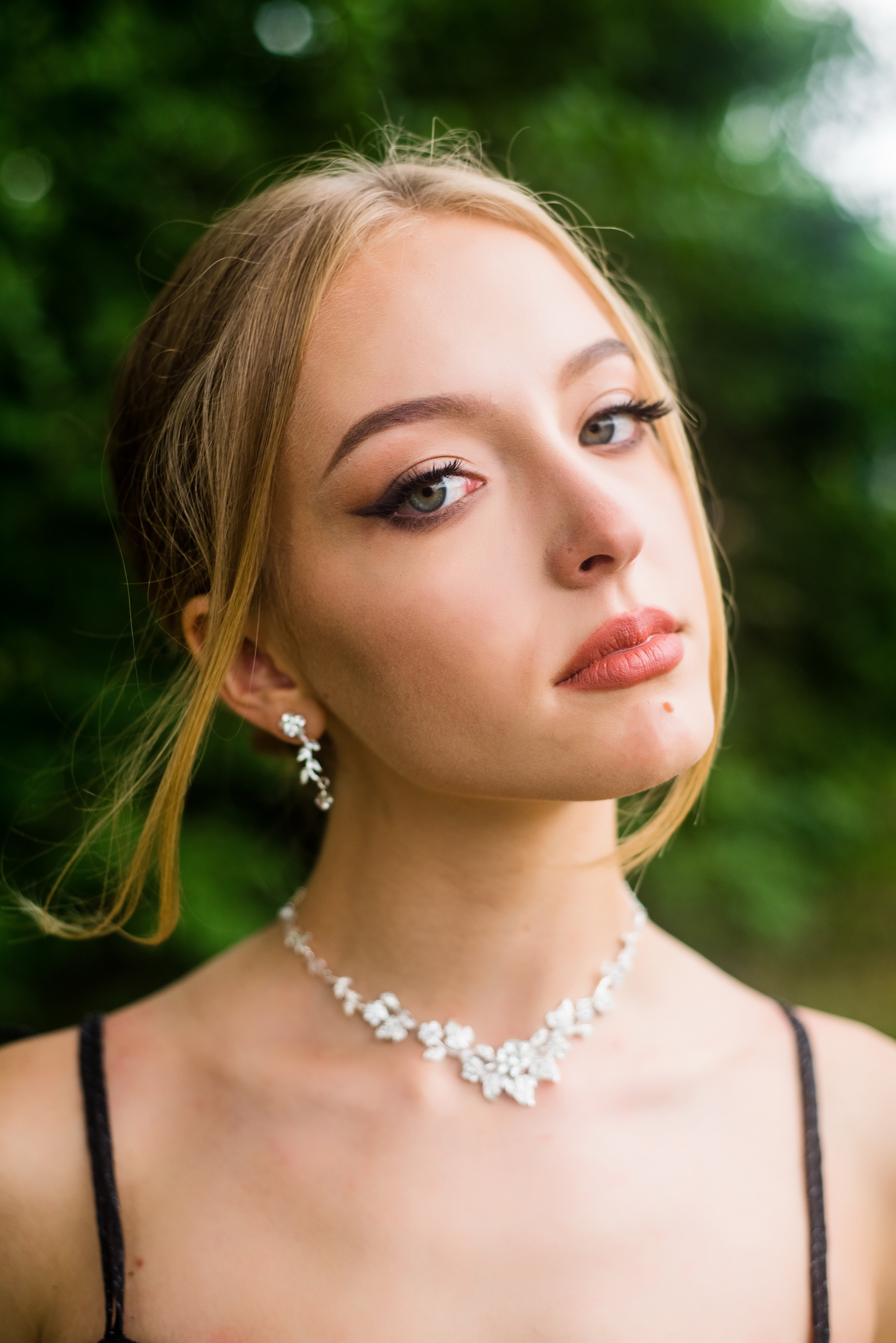 Гимназия г. Артем — 11 класс. Фотограф Ярмишко Дарья. Выпускные фотокниги