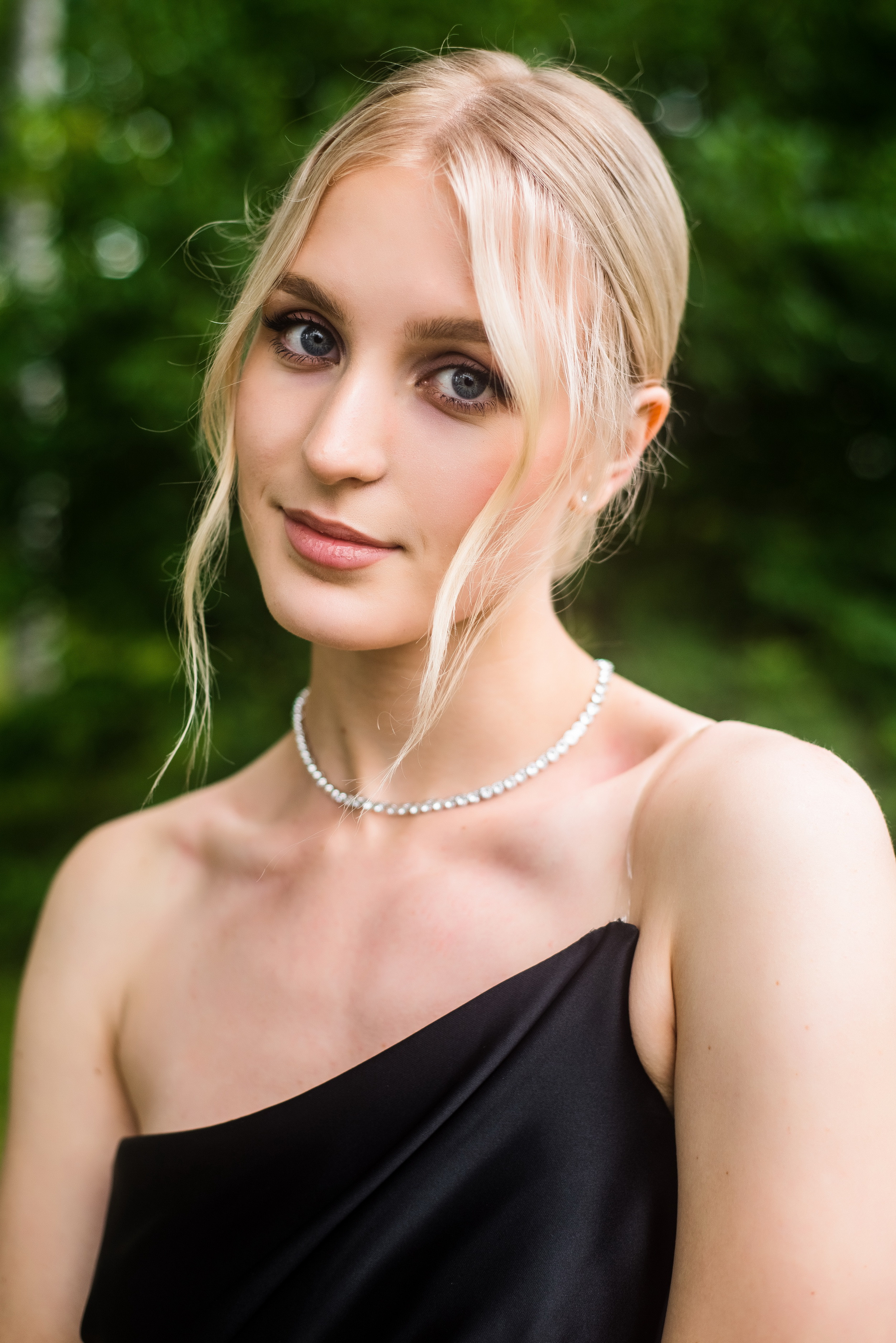 Гимназия г. Артем — 11 класс. Фотограф Ярмишко Дарья. Выпускные фотокниги