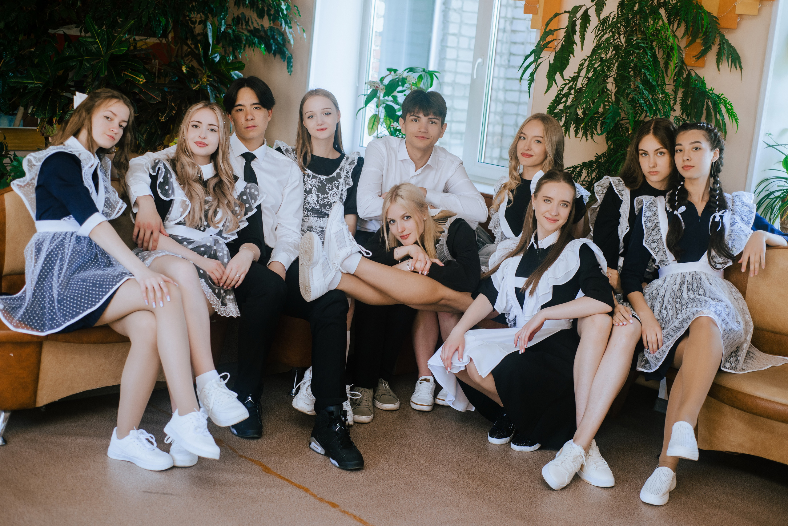 Гимназия г. Артем — 11 класс. Фотограф Ярмишко Дарья. Выпускные фотокниги