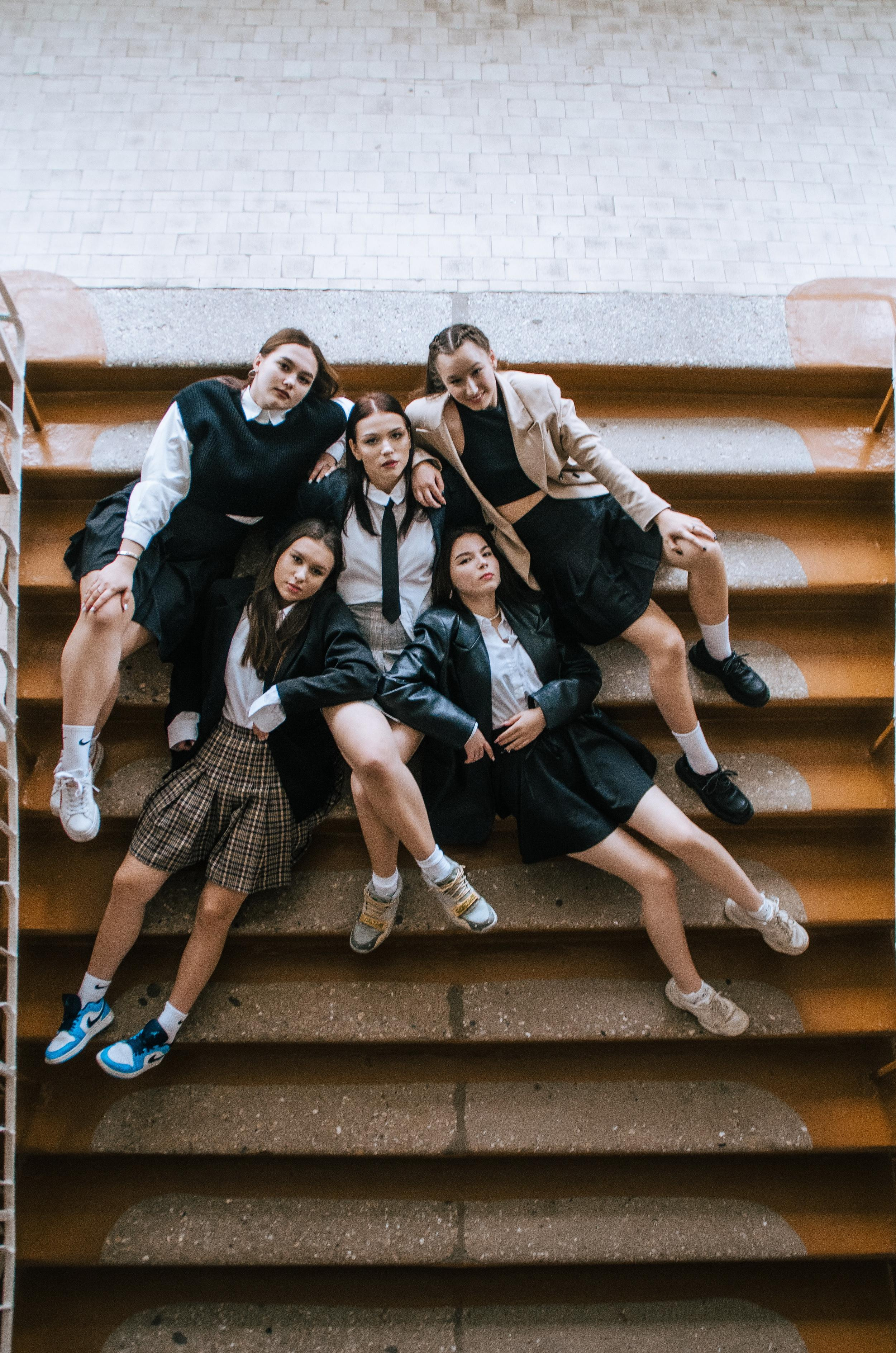 Гимназия г. Артем — 11 класс. Фотограф Ярмишко Дарья. Выпускные фотокниги