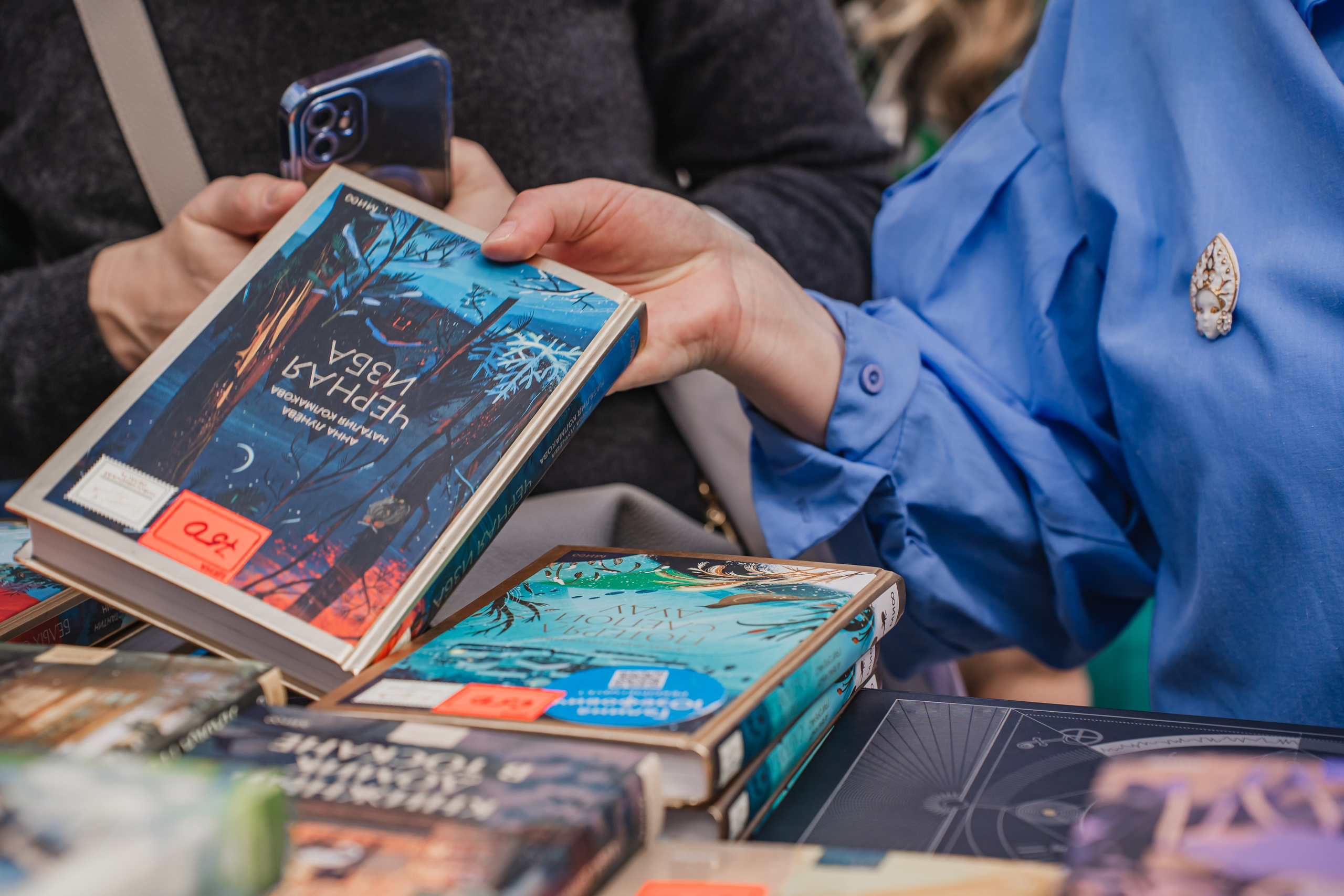 МИФ Non/fictio№ 2025 стенды. Репортажный фотограф Анастасия Рубцова