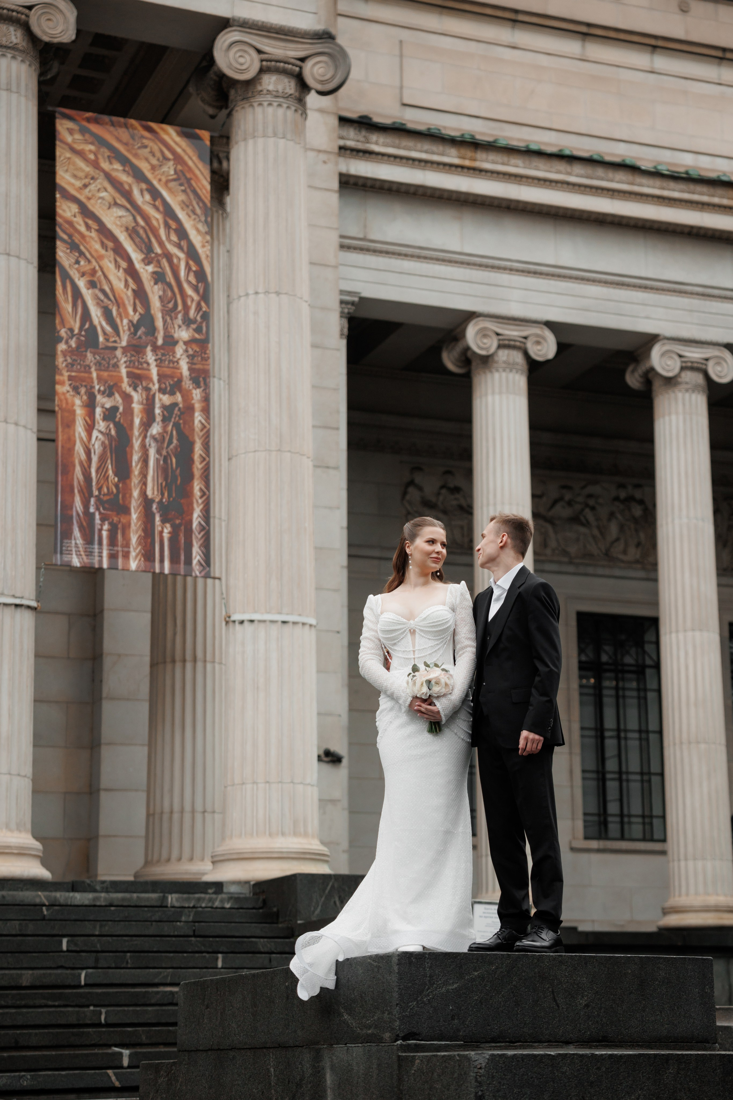 Фотосессия у Пушкинского музей. Свадебный и репортажный фотограф (Москва, Королев и другие)