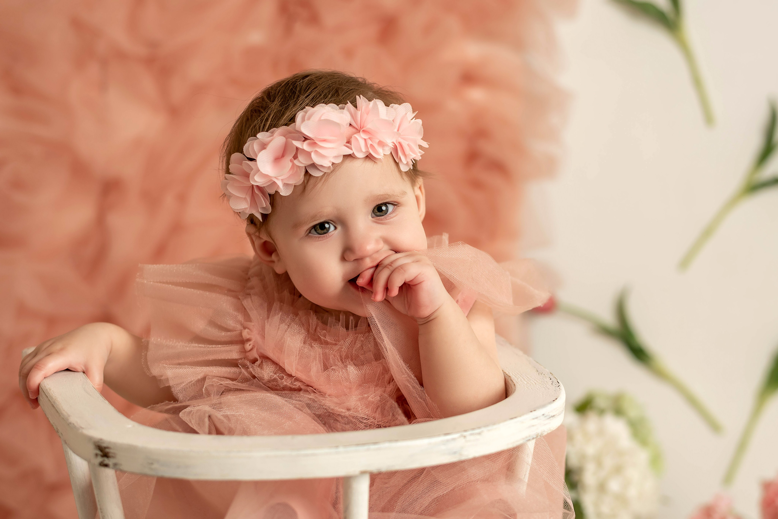 София и Есения — тюльпаны. Семейный и детский фотограф Наталья Горда