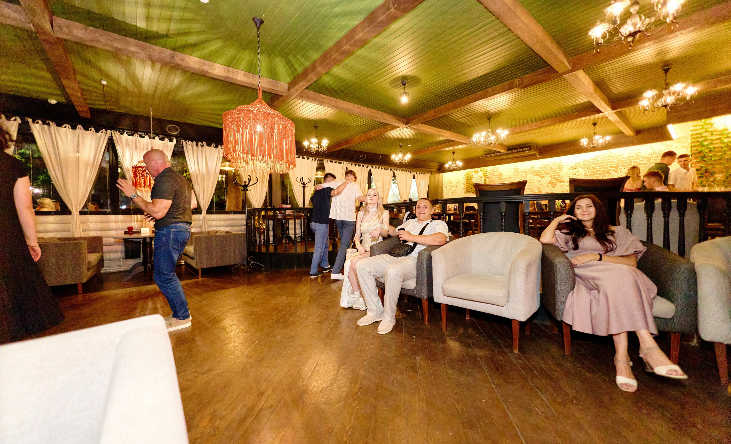 Выпускной 35 Сош. Фотограф Выпускные альбомы Таганрог Сергей Коробченко