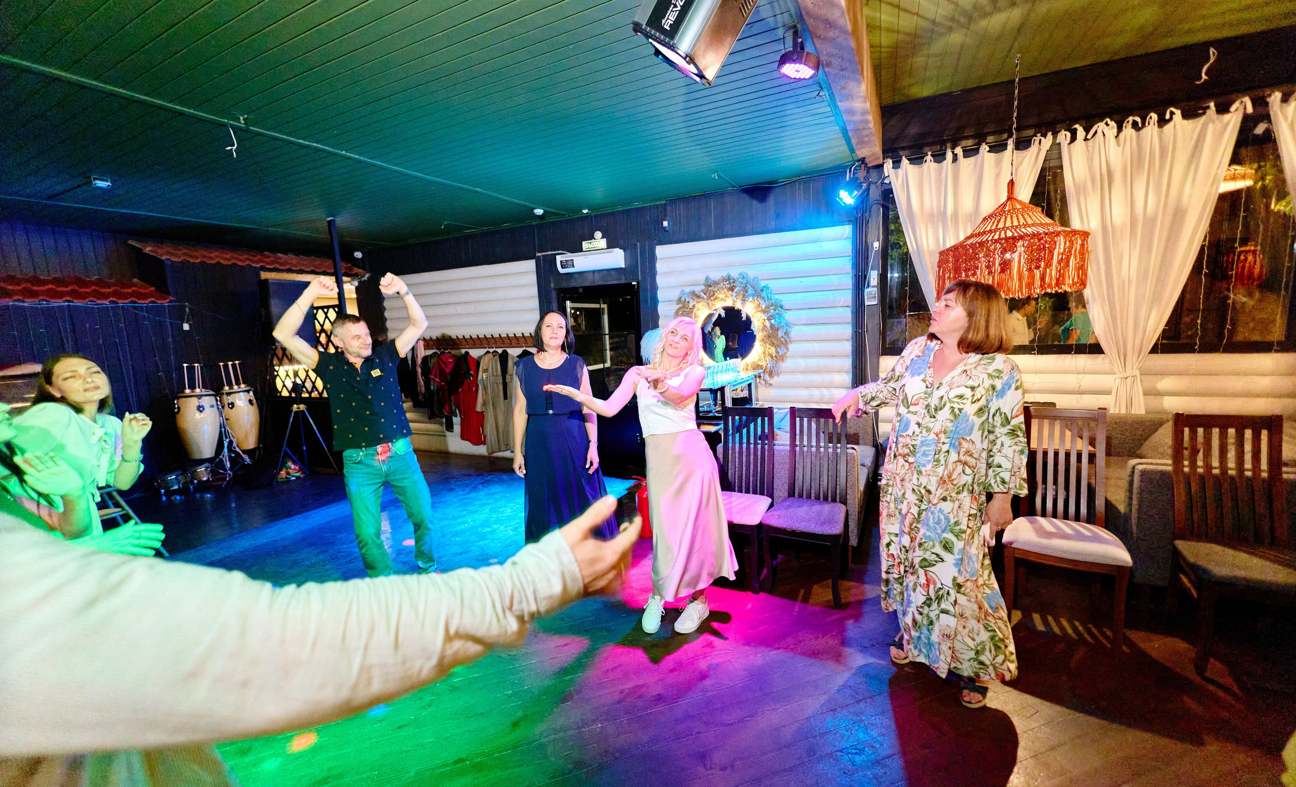 Выпускной 35 Сош. Фотограф Выпускные альбомы Таганрог Сергей Коробченко