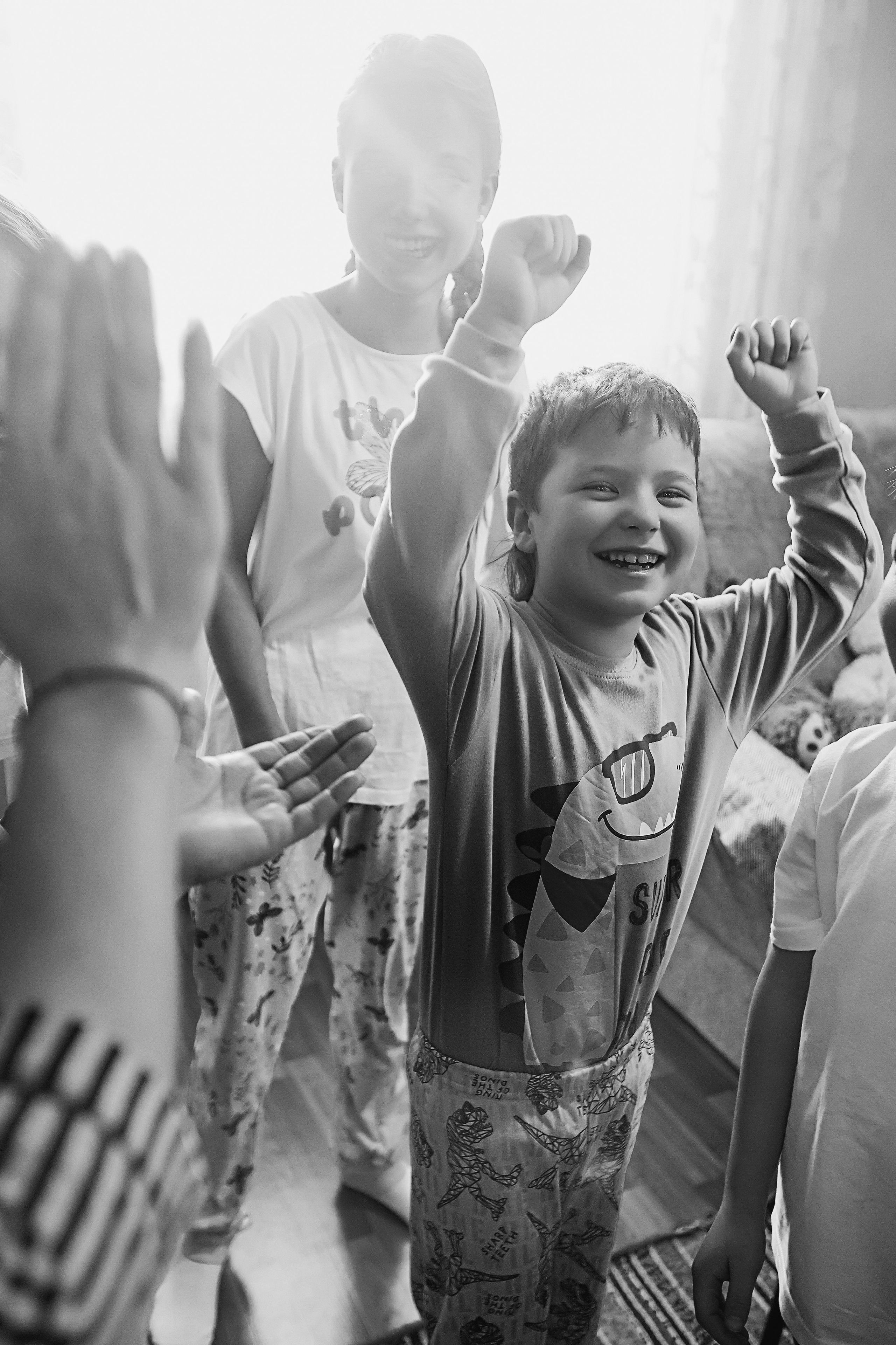 Большая семья репортаж. Семейный фотограф Тюмень, фотограф на роды Салмина Мария