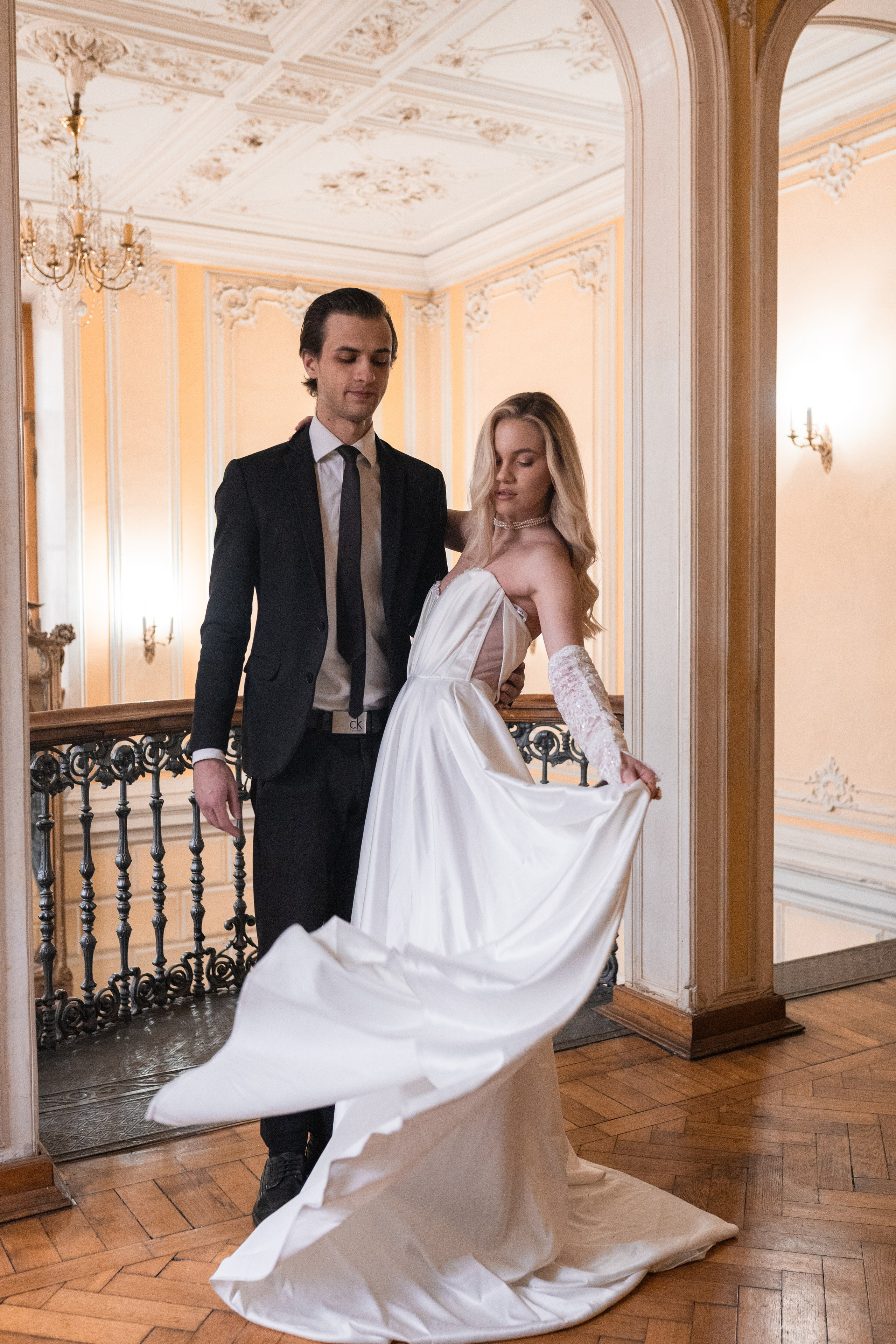 Свадебная фотосессия в Пушкинской библиотеке. Свадебный фотограф в Москве Анна Полушина