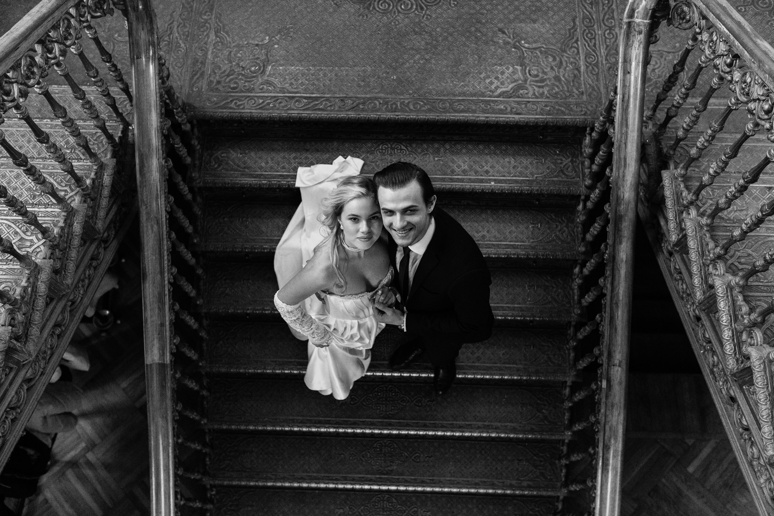 Свадебная фотосессия в Пушкинской библиотеке. Свадебный фотограф в Москве Анна Полушина