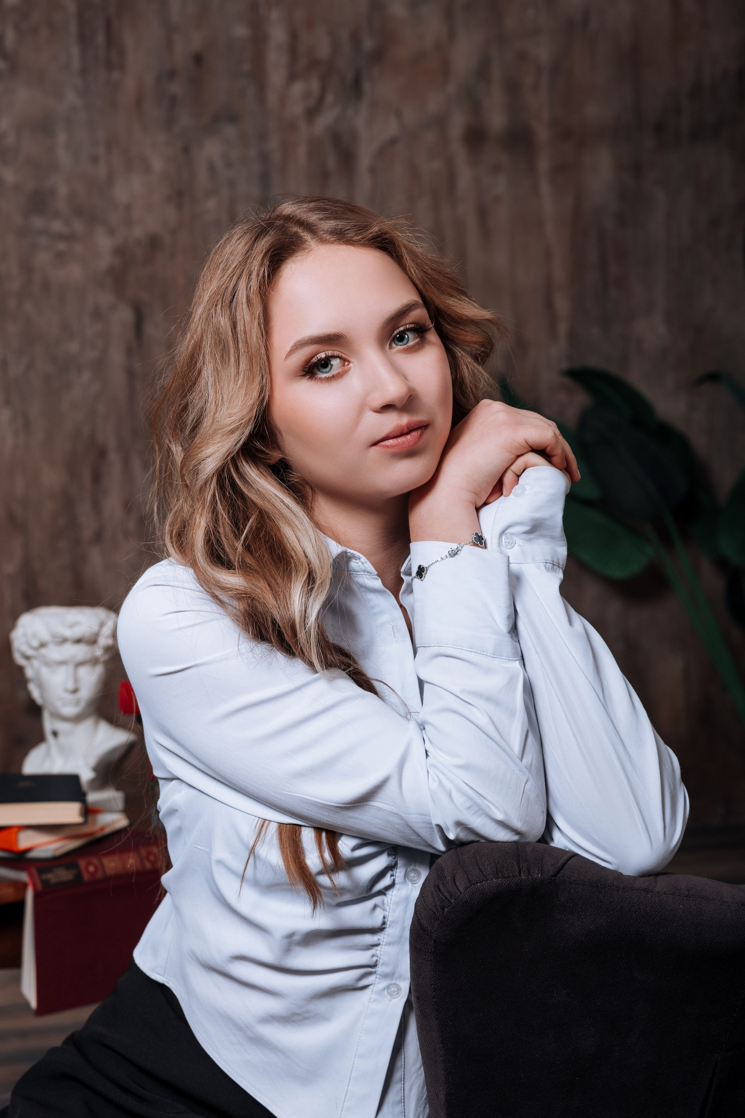 Старшая школа. Выпускные школьные фото­альбомы для школ и детских садов в Волгограде и Волжском