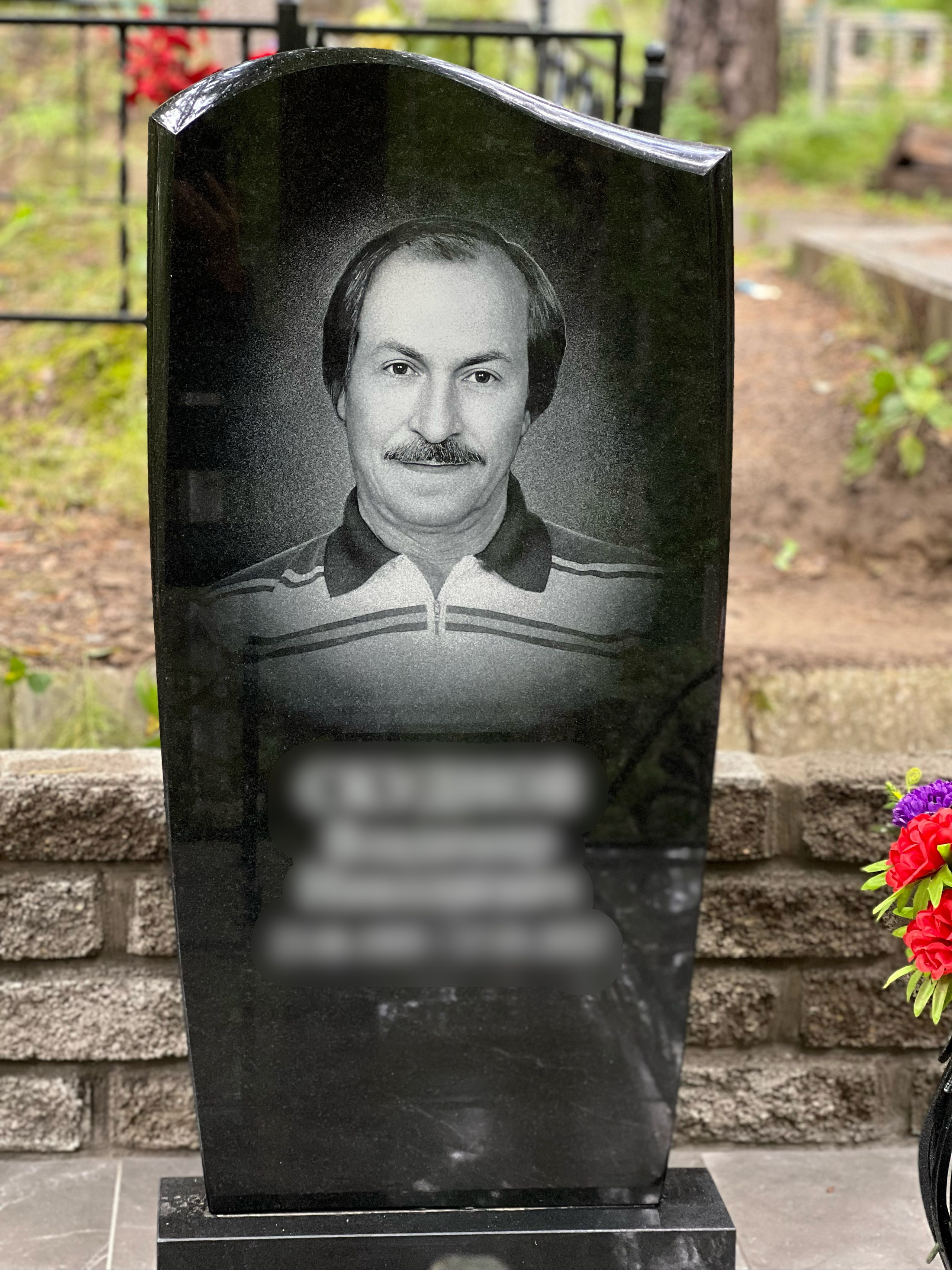 Гравировка от наших художников. ГРАНИТ26 Ритуальные услуги Железногорск. Благоустройство могил, продажа памятников