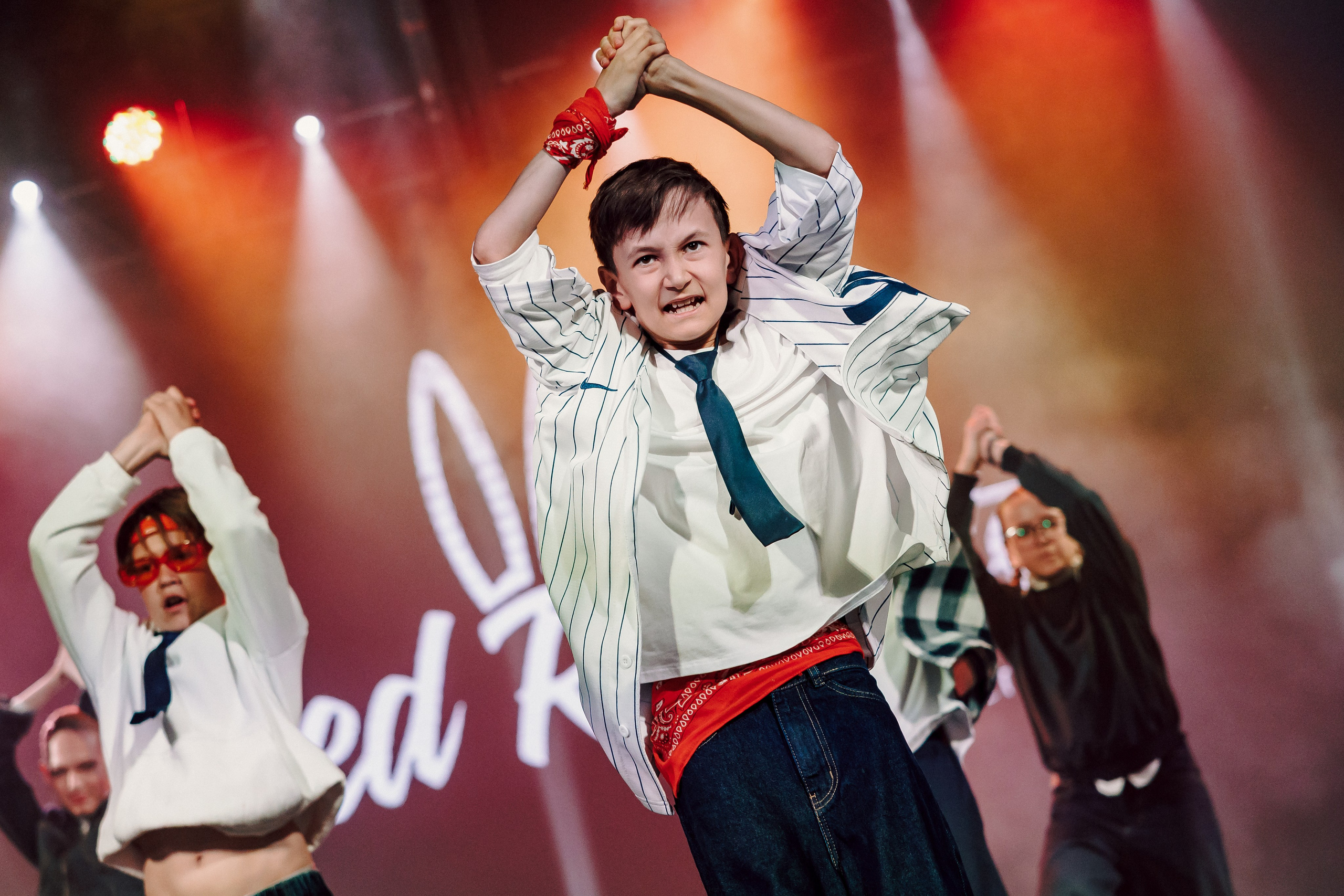 Отчётный концерт танцевальной школы «Red Rabbits» 2025. Лёшка Варзегов — фотограф