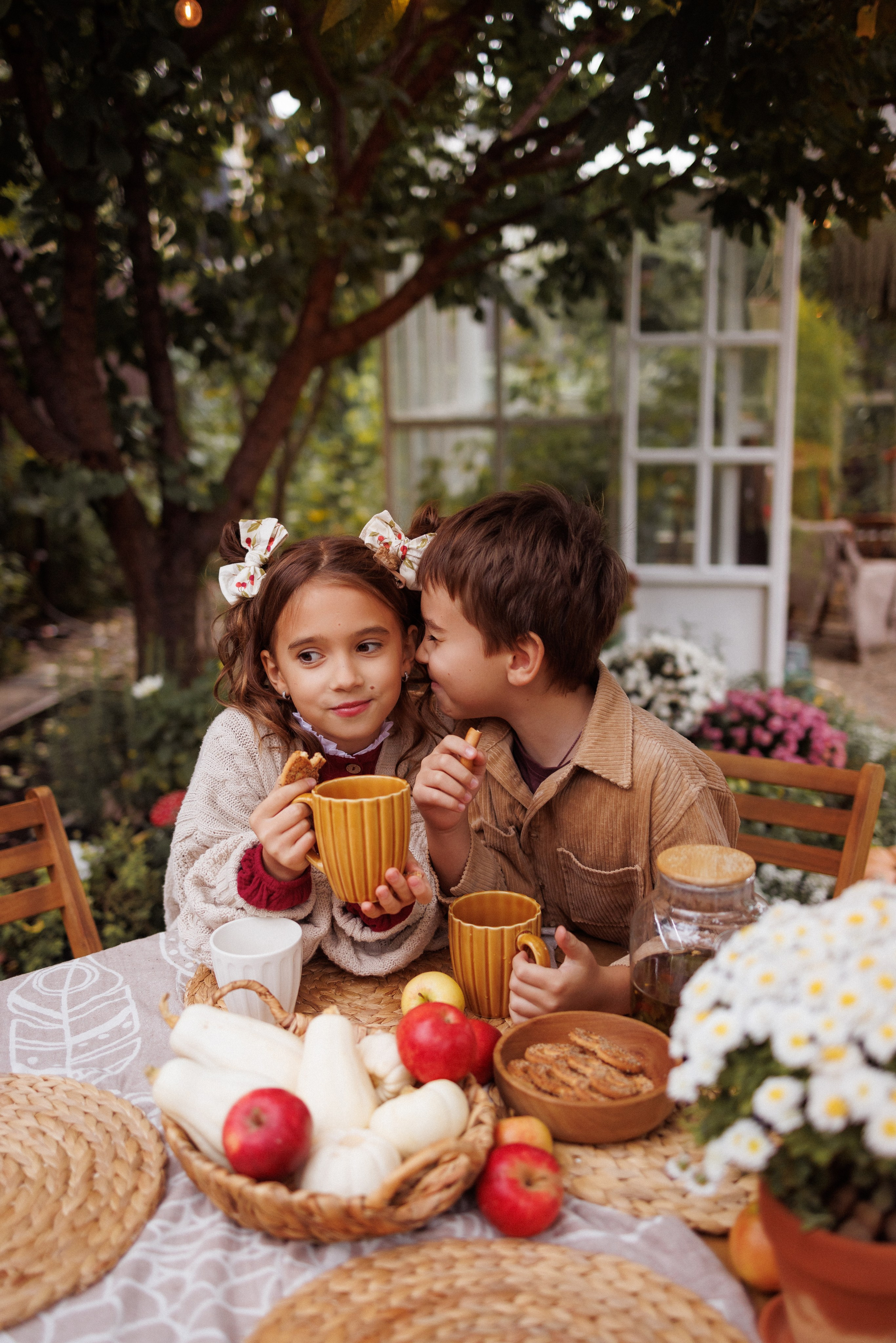 Семейная фотосессия в осенних декорациях фотостудии «Теплица», город Краснодар. Семейный и детский фотограф в Краснодаре Анна Трашкова