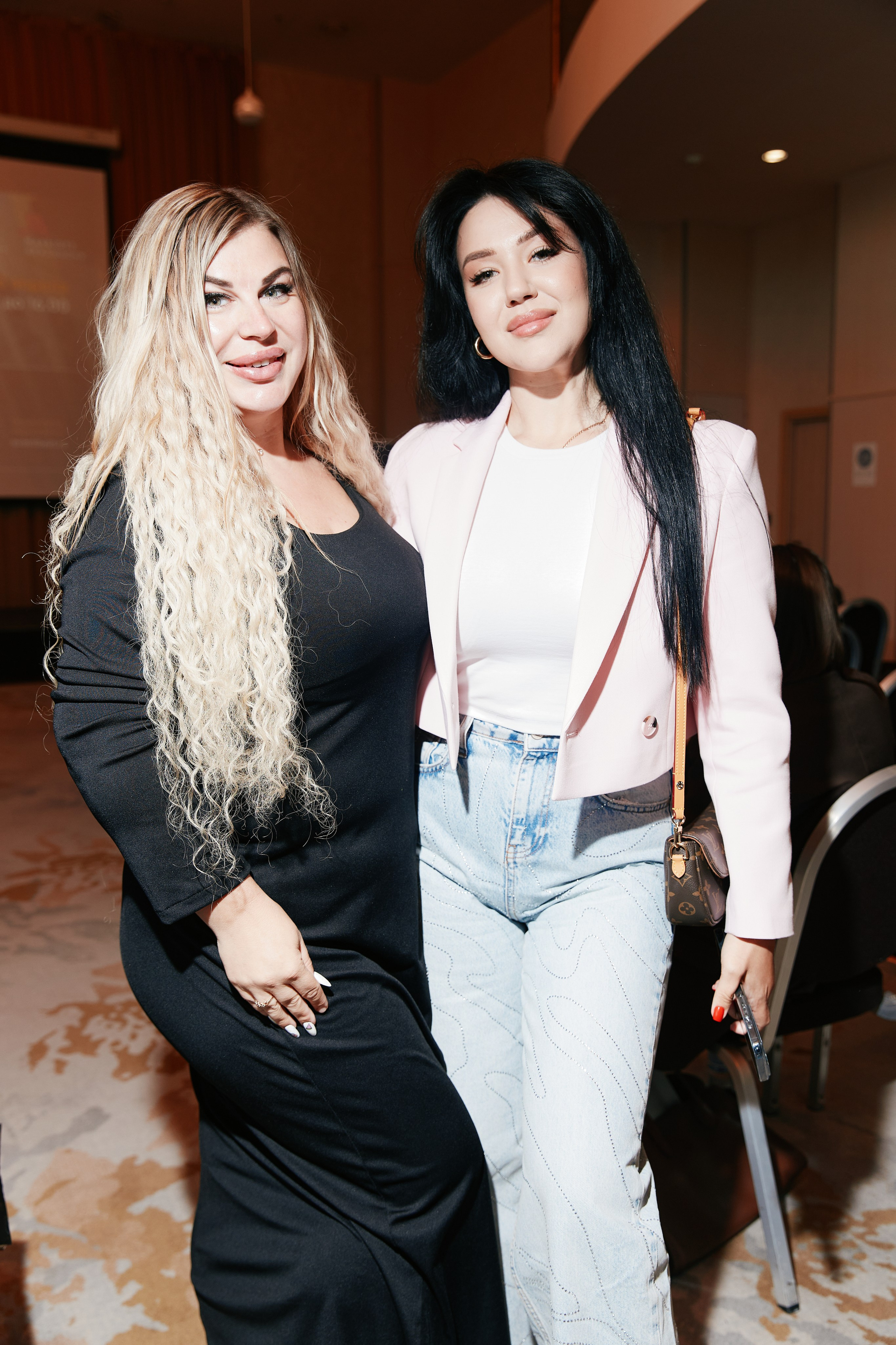 Форум Бизнес-тренды 2025 в Marriott Hotel 28.04. Свадебный репортажный фотограф краснодар максим дремов дрёмов фотосессия студия цена