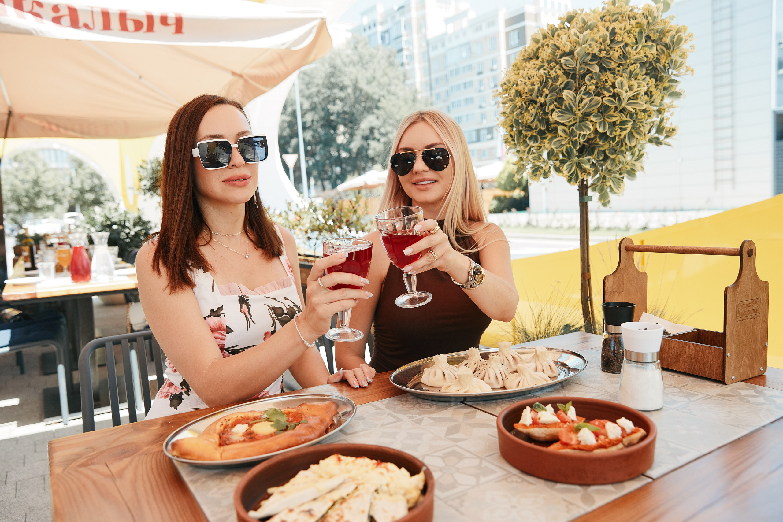 Терраса и завтраки в Старик Хинкалыч ТЦ Сыр 09.07. Свадебный репортажный фотограф краснодар максим дремов дрёмов фотосессия студия цена