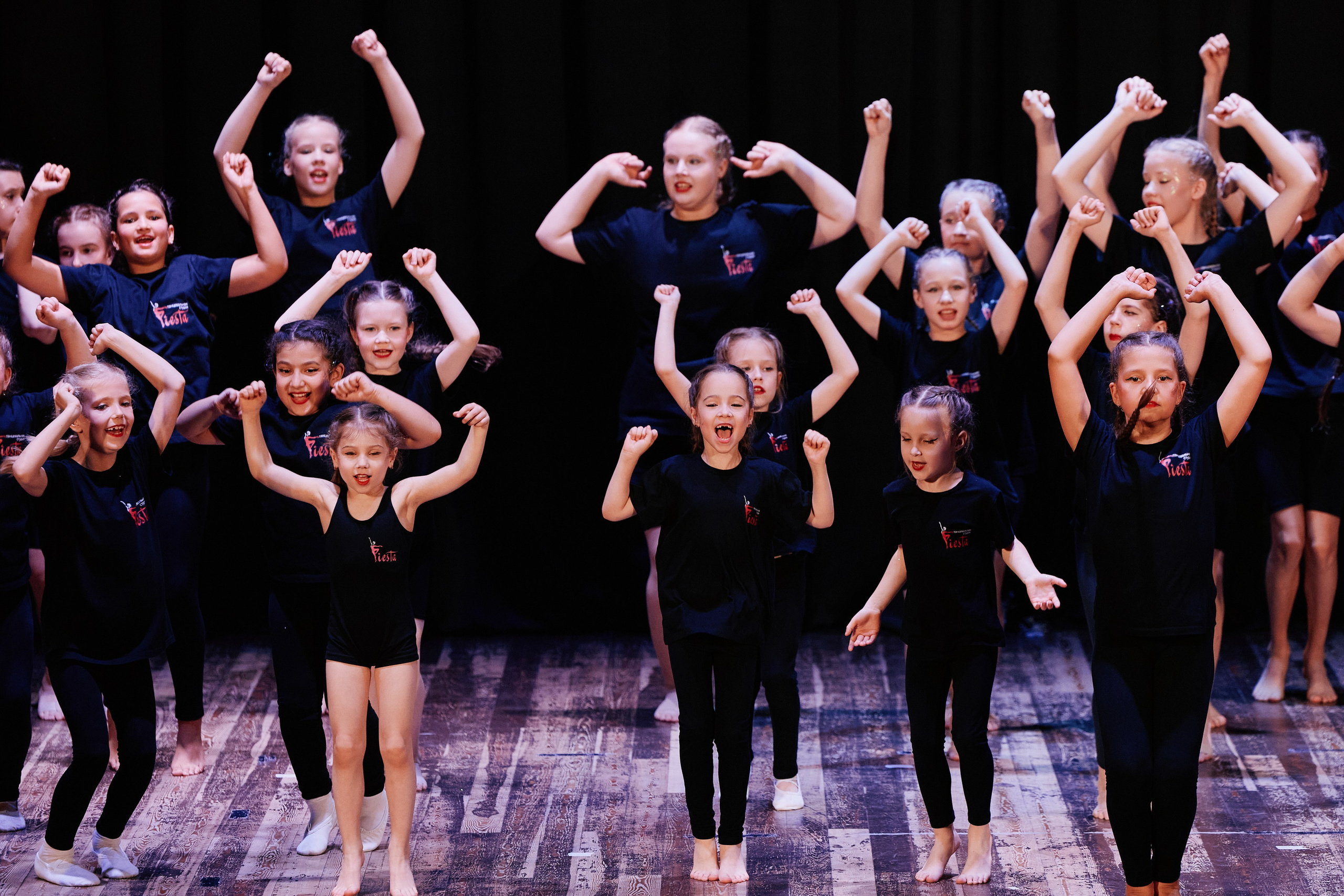 Концерт танцевальной студии Фиеста 08.06. Свадебный репортажный фотограф краснодар максим дремов дрёмов фотосессия студия цена