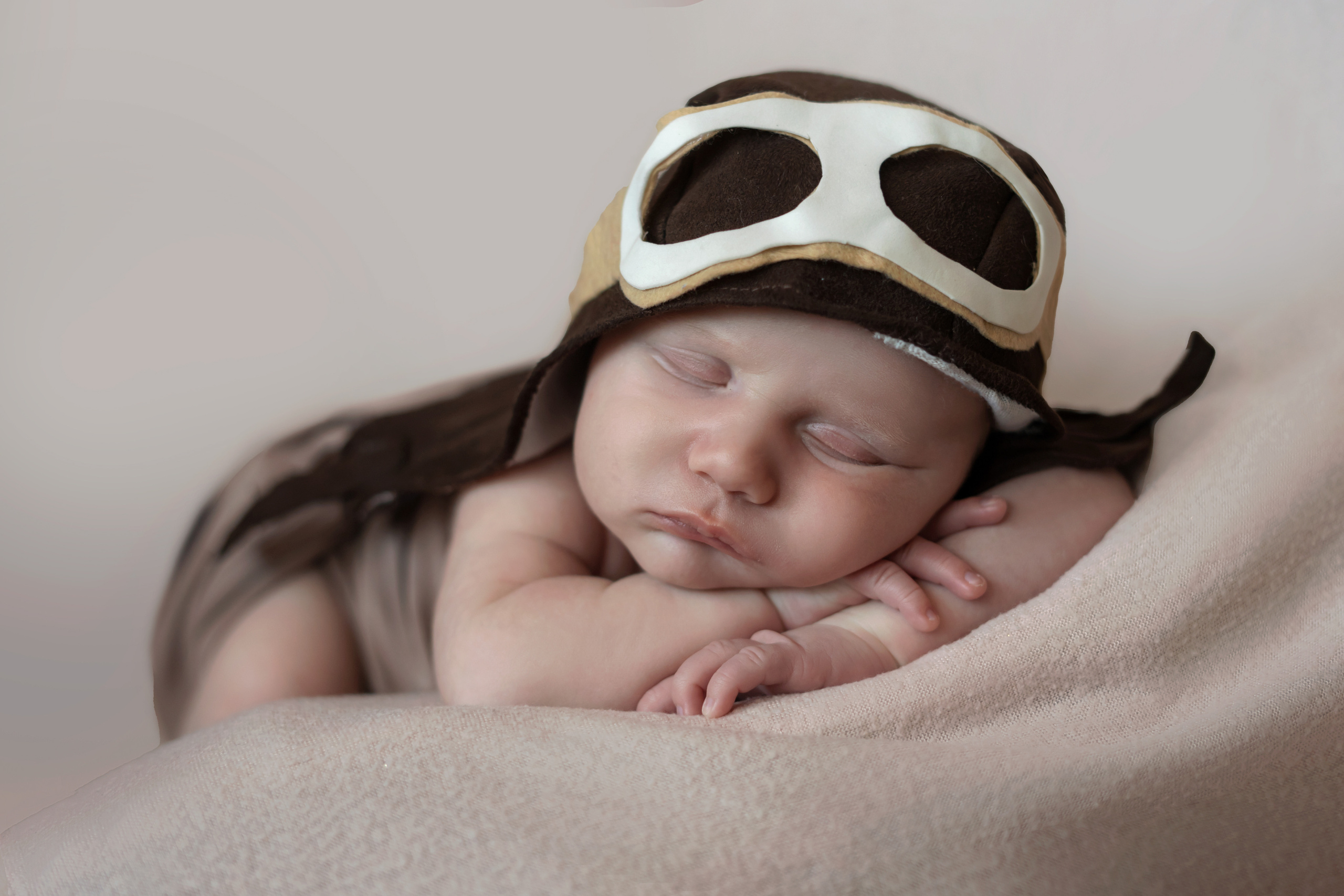 Мирон. Мила Посвит Фотограф новорожденных в Тобольске