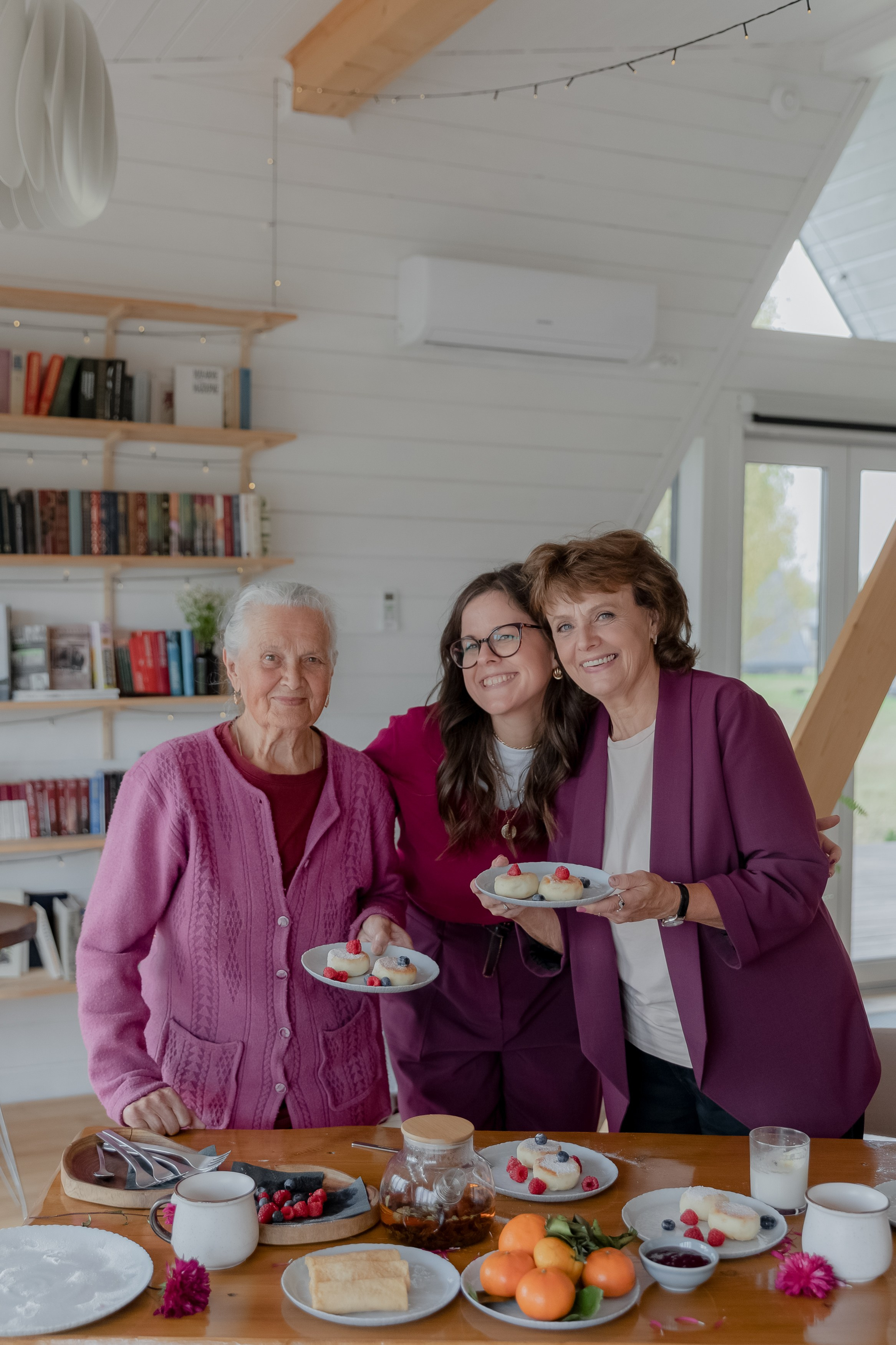 Alina’s family. Destination wedding photographer Mary Korenchuk