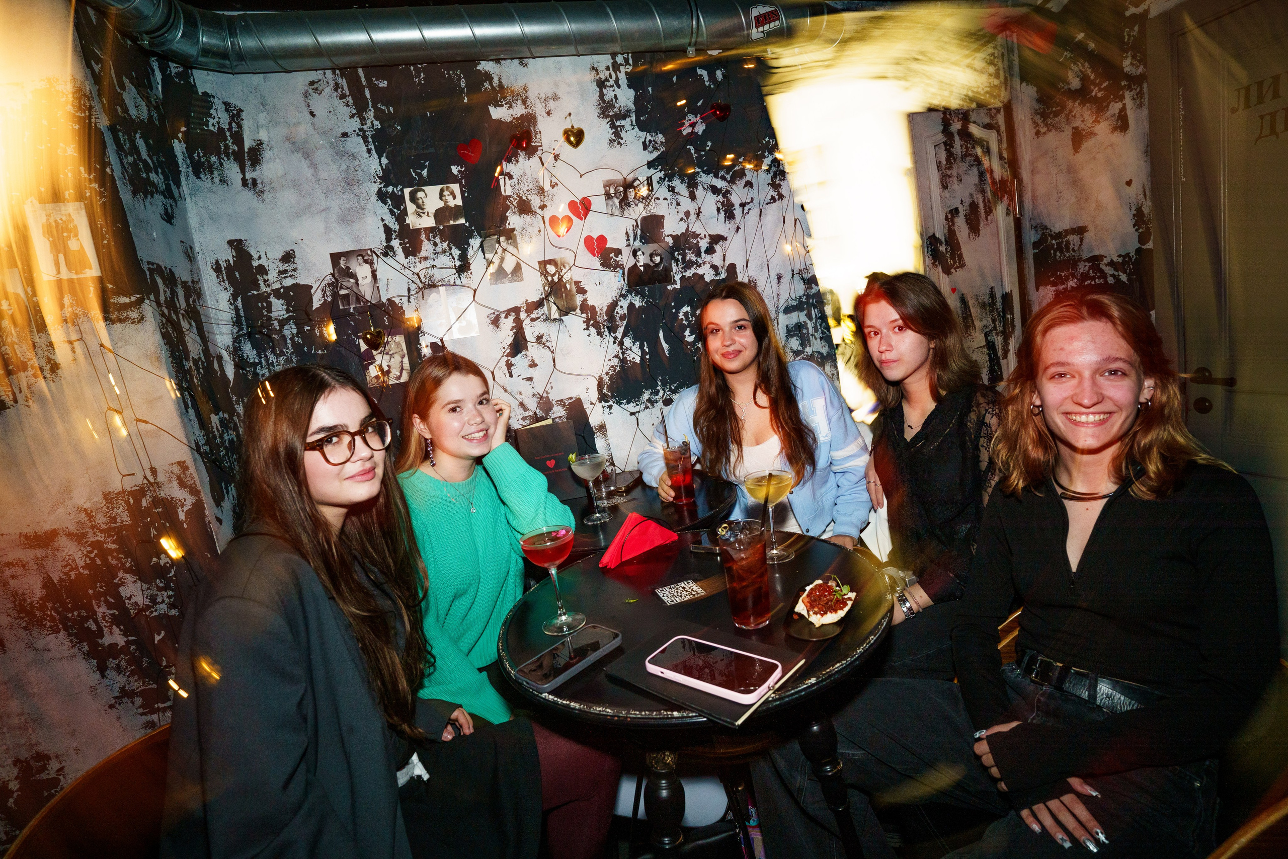 Из Сибири с любовью. Бар разбитых сердец. Концертный и репортажный фотограф в Санкт-Петербурге Слава Пахомов