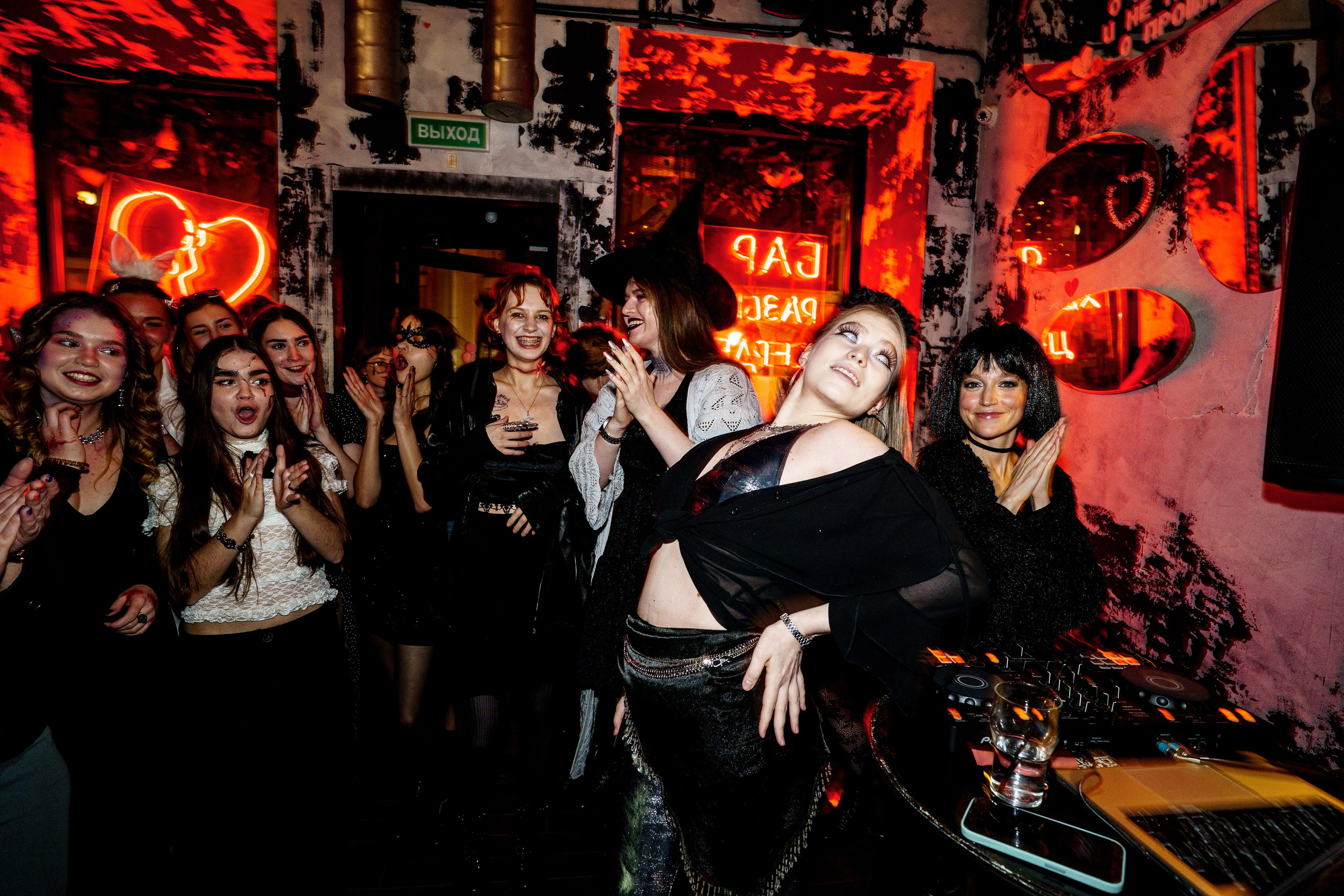 Halloween party. Бар разбитых сердец. Концертный и репортажный фотограф в Санкт-Петербурге Слава Пахомов