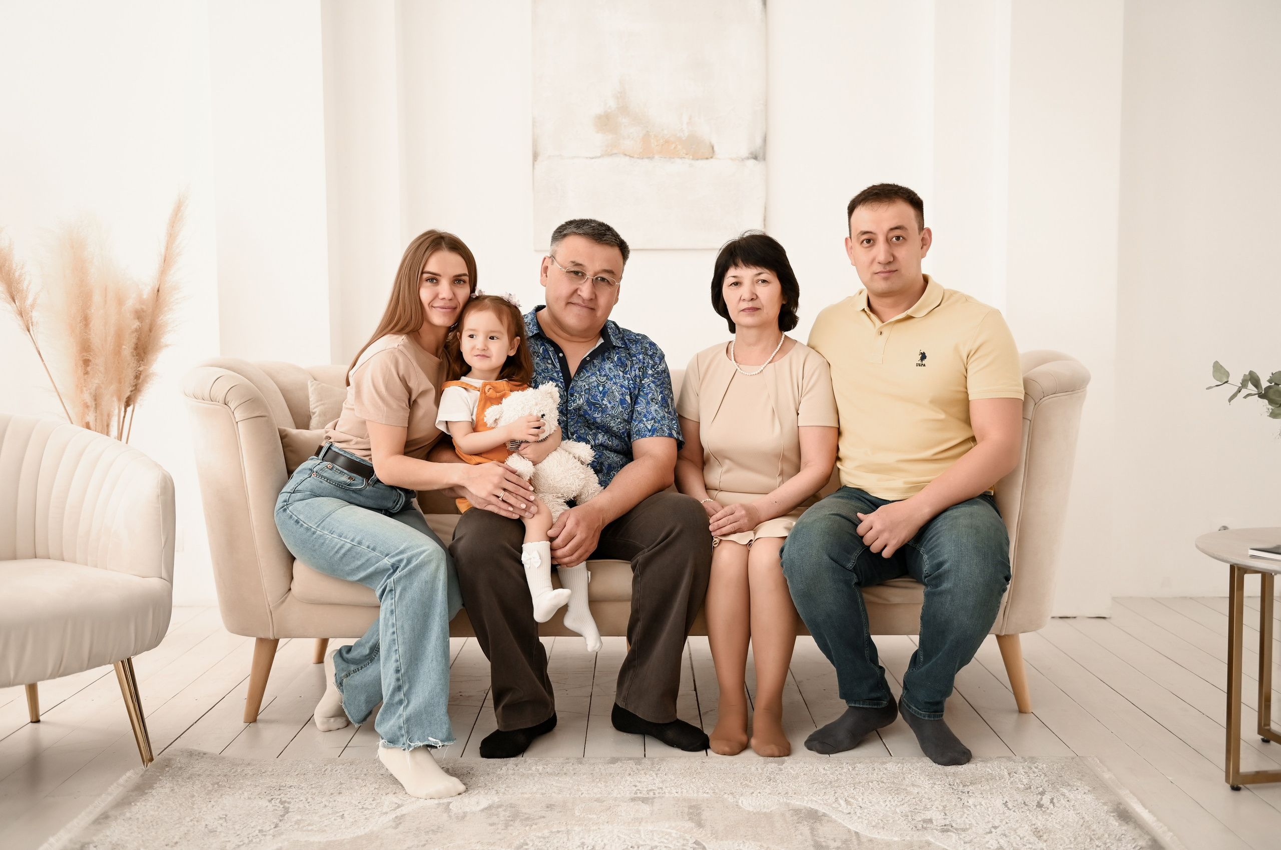 Семейная студийная  фотосессия 2. Свадебный, семейный, детский, контент фотограф в Омске Максим Ильин