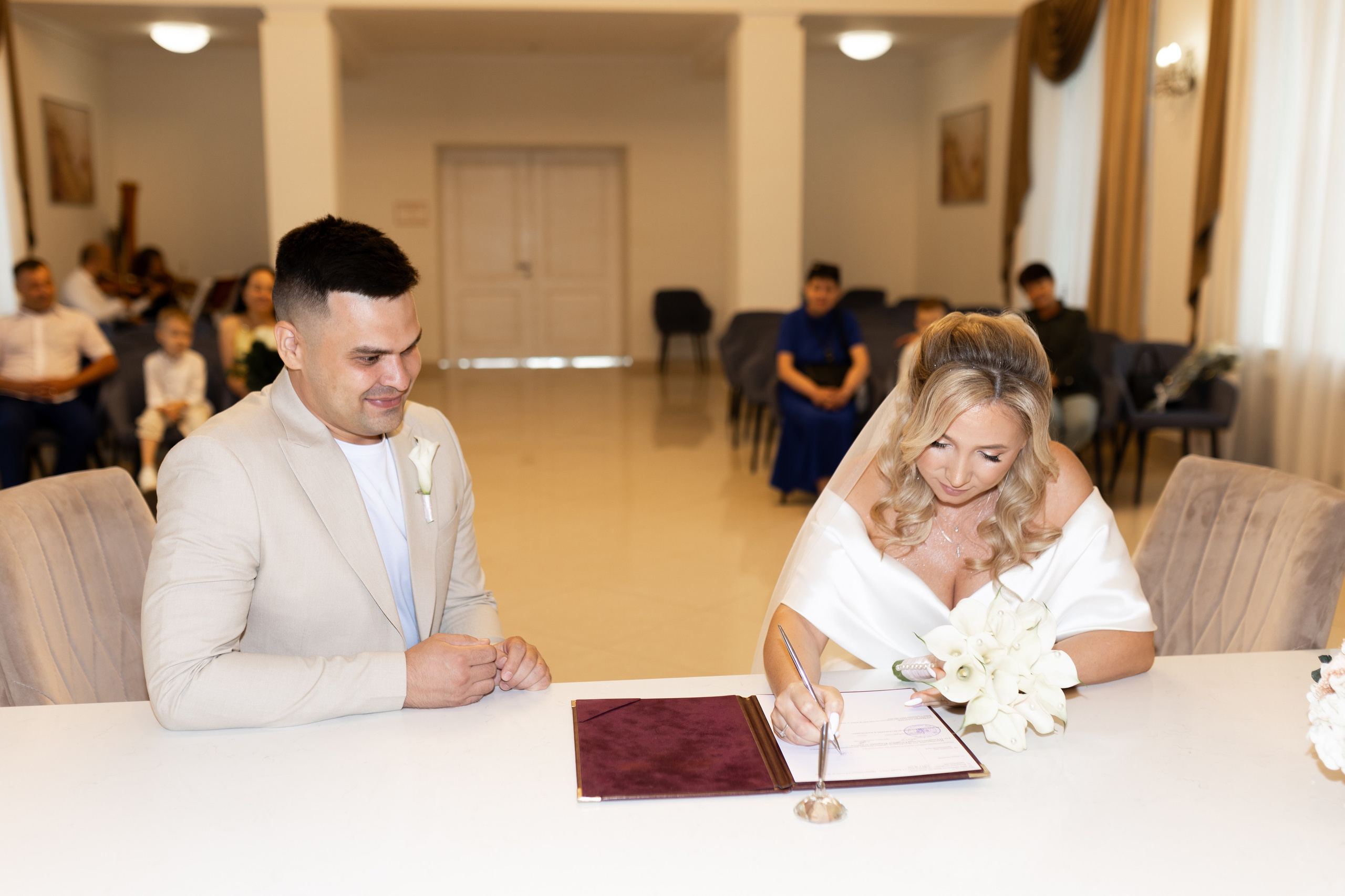 Олеся и Рома, ВДНХ. Свадебный фотограф | Москва