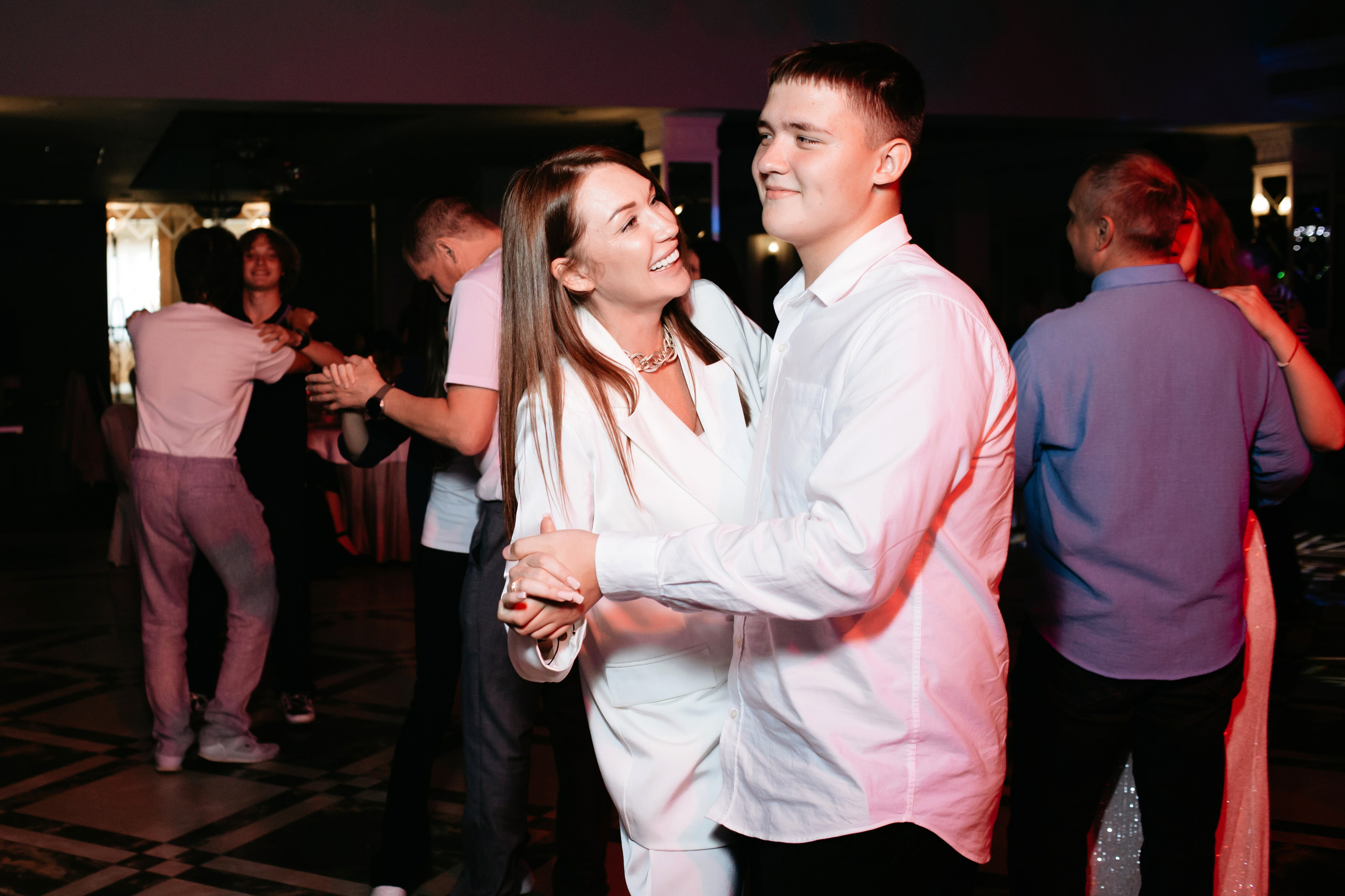 Выпускной 2025 (9класс) 124 школа. Фотограф в Челябинске Ополихина Анна