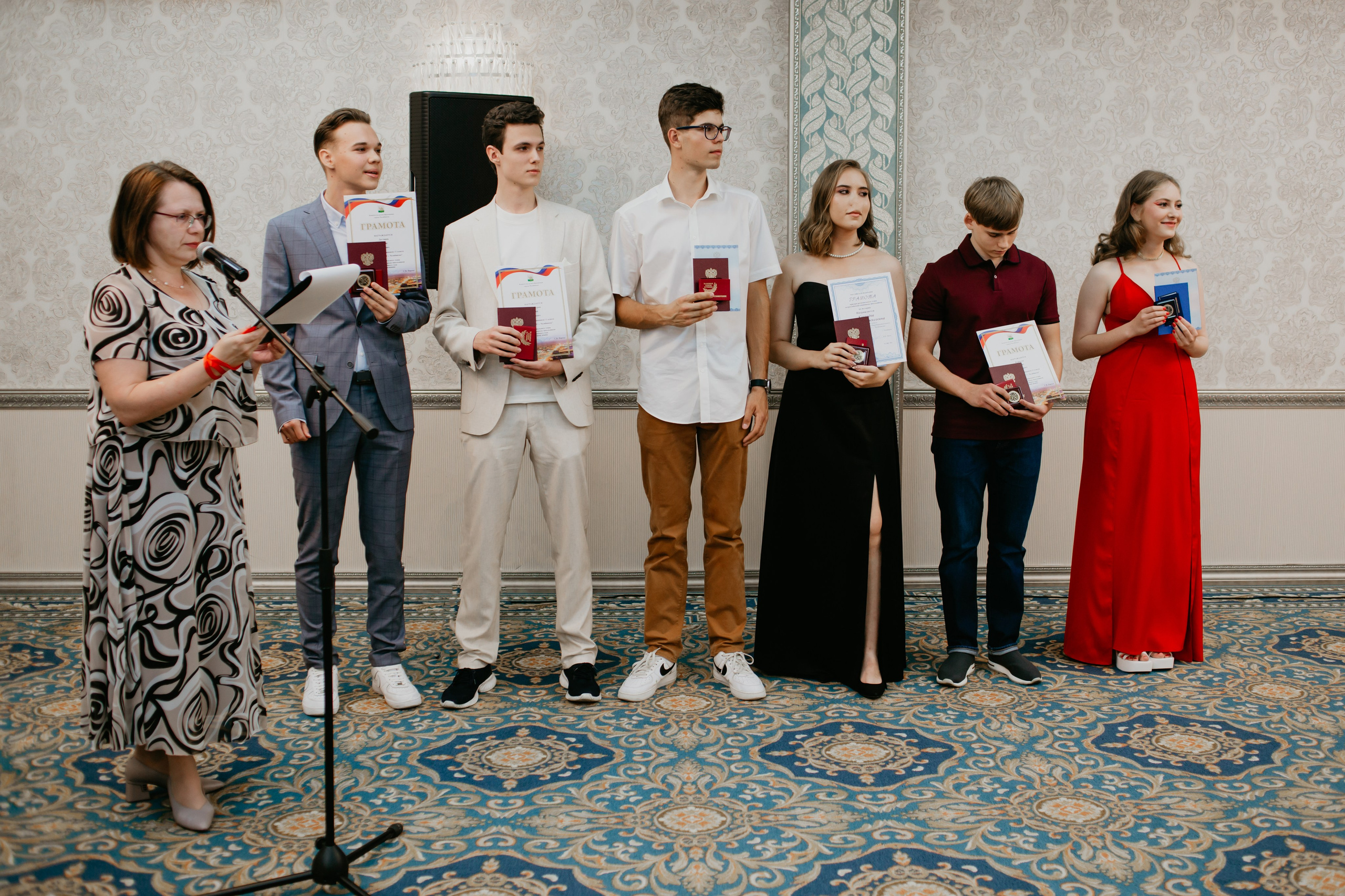 Выпускной. 11 лицей. Фотограф в Челябинске Ополихина Анна