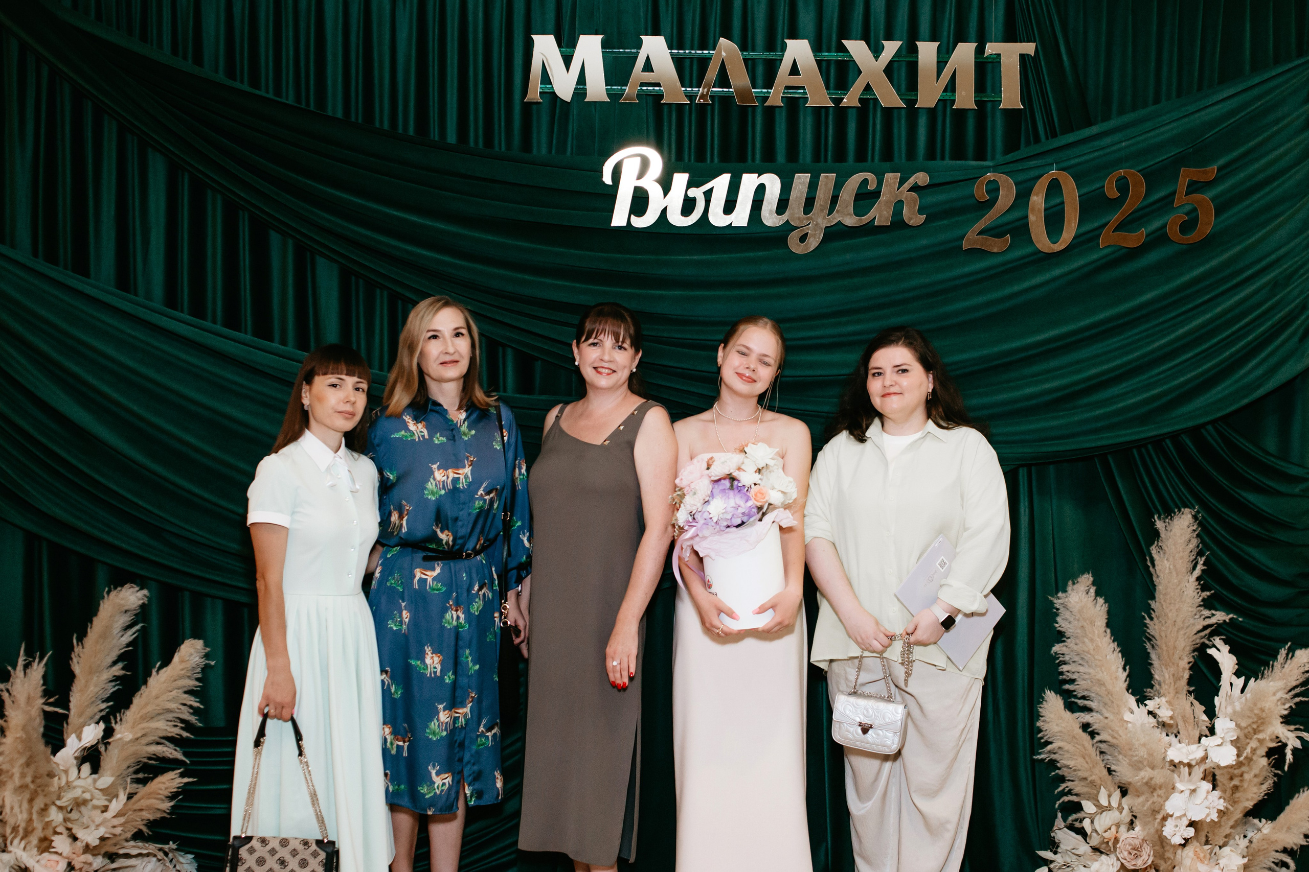 Выпускной 2025 (9класс) 124 школа. Фотограф в Челябинске Ополихина Анна