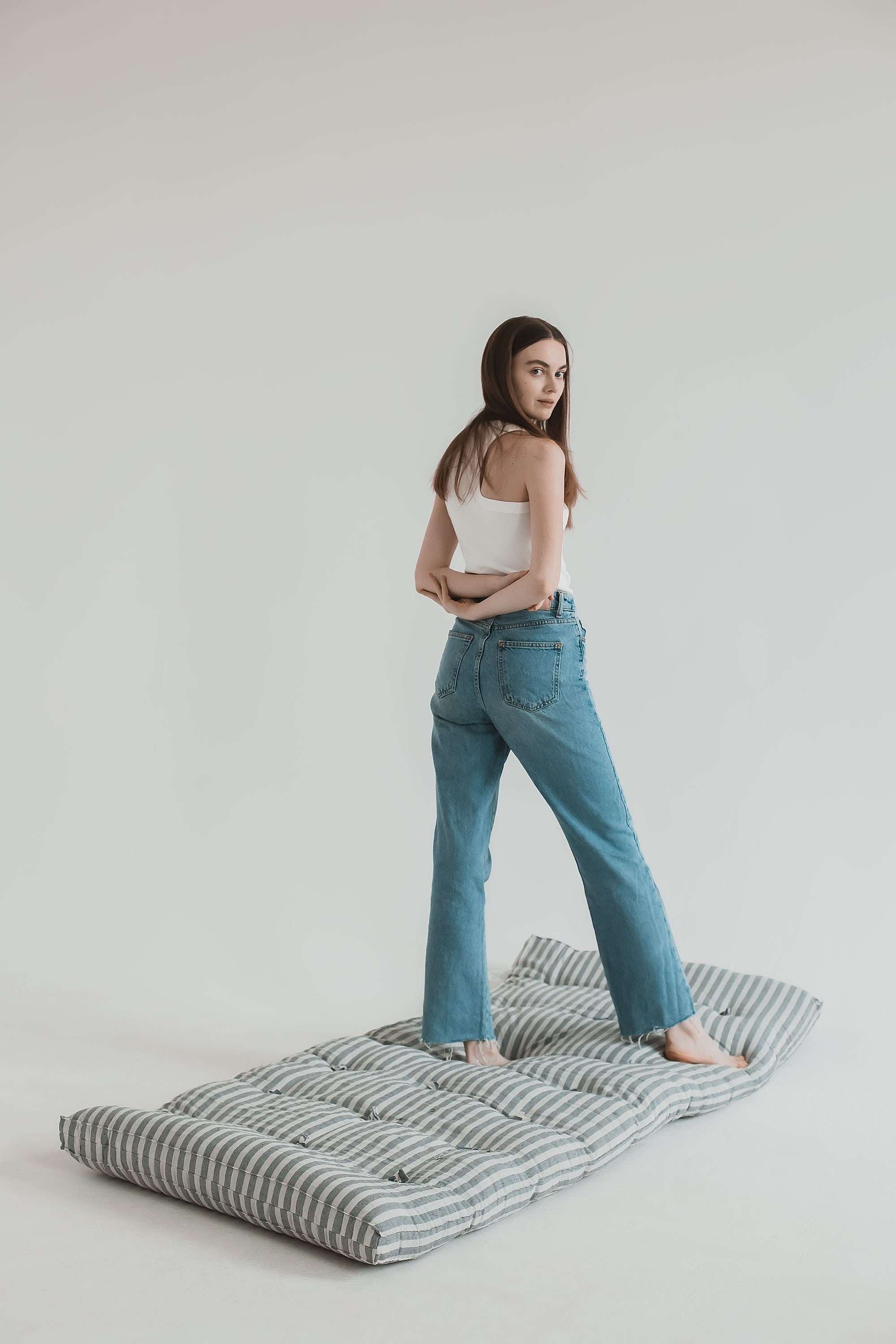 Минималистическая съёмка на матрасе. Семейный, индивидуальный фотограф в Москве Ангели Марина