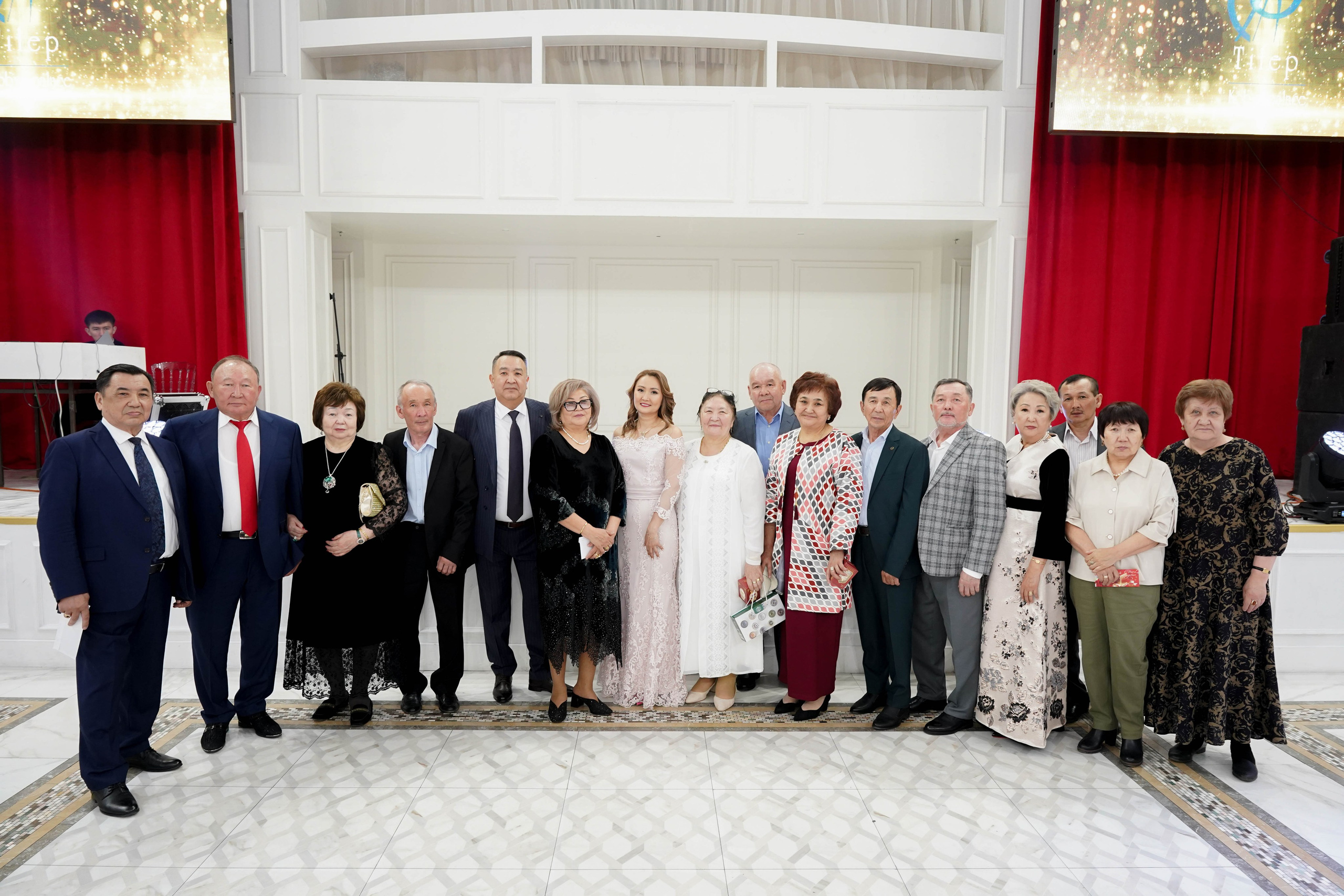 Dana uzatu. Фотограф Ернар Ержанов